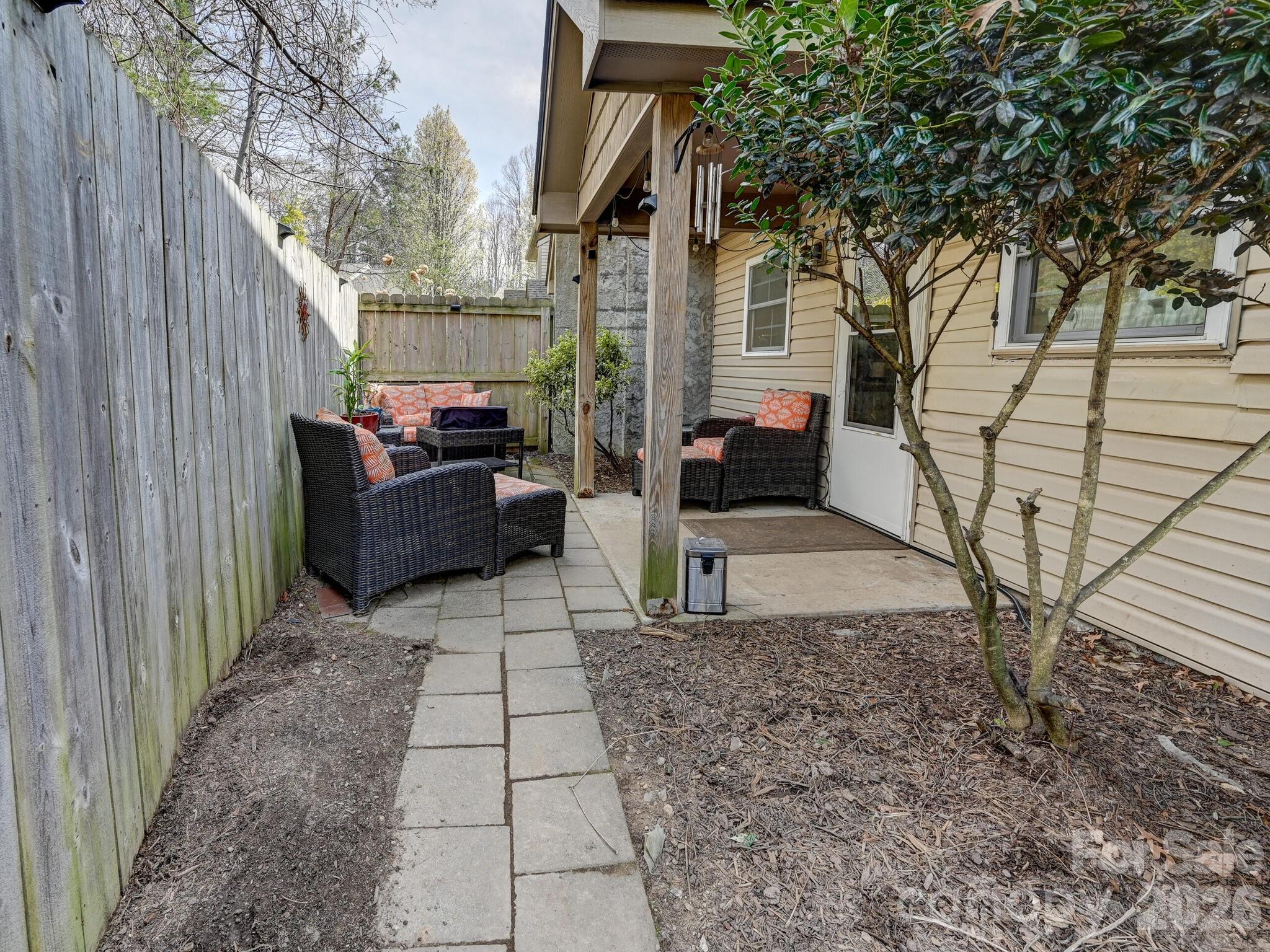 7 Mahogany Road — Arden