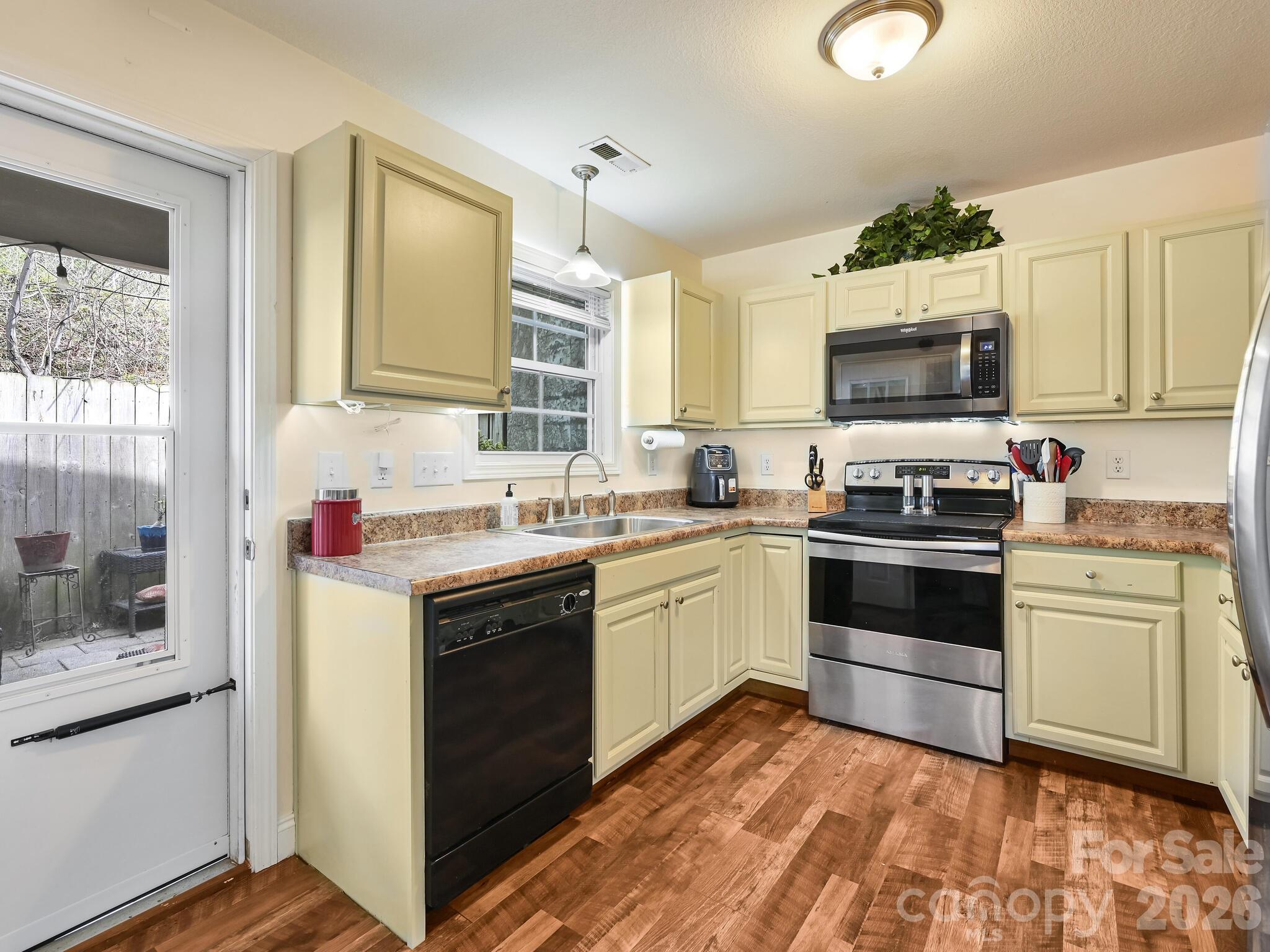 7 Mahogany Road — Arden