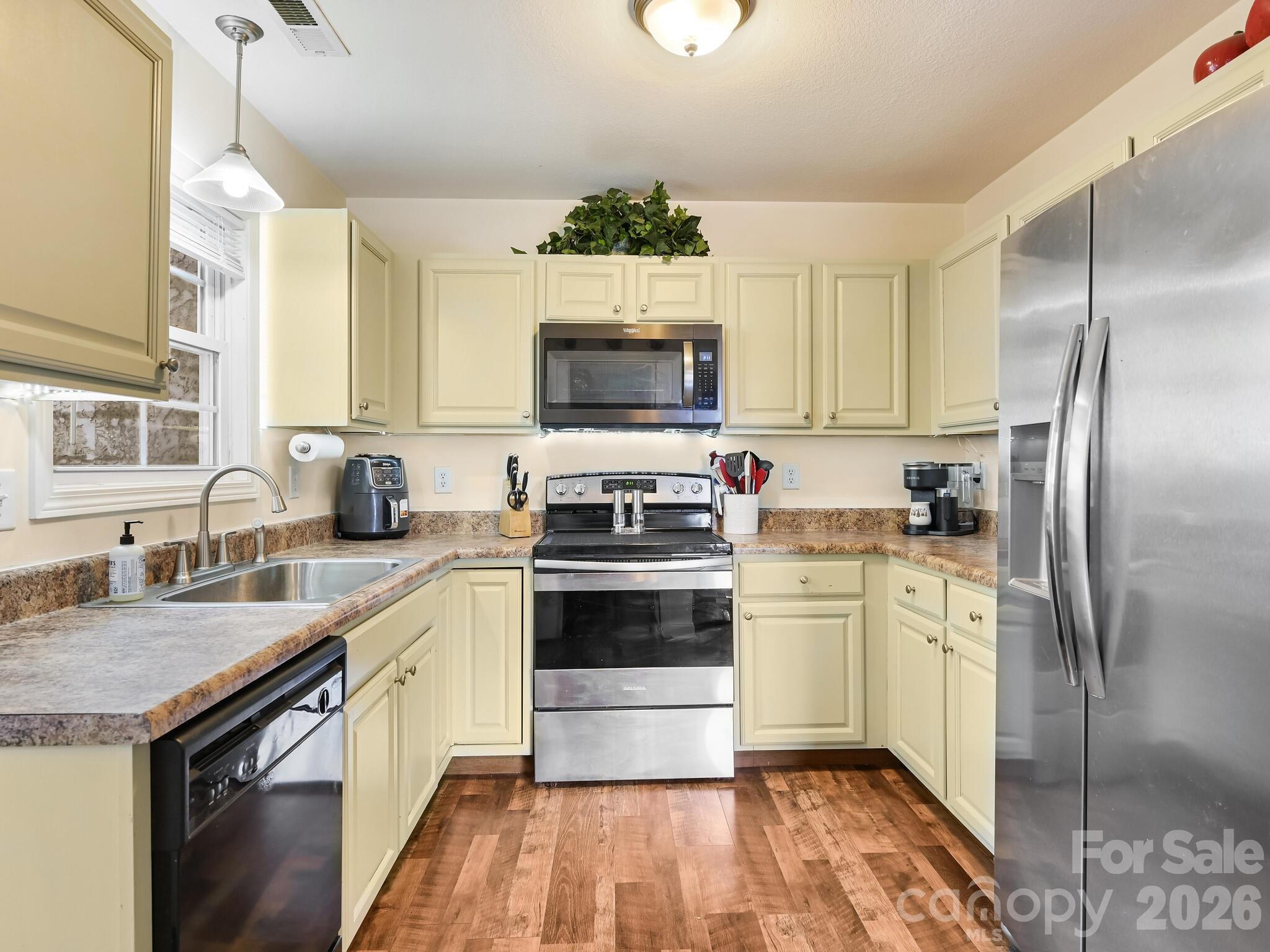 7 Mahogany Road — Arden