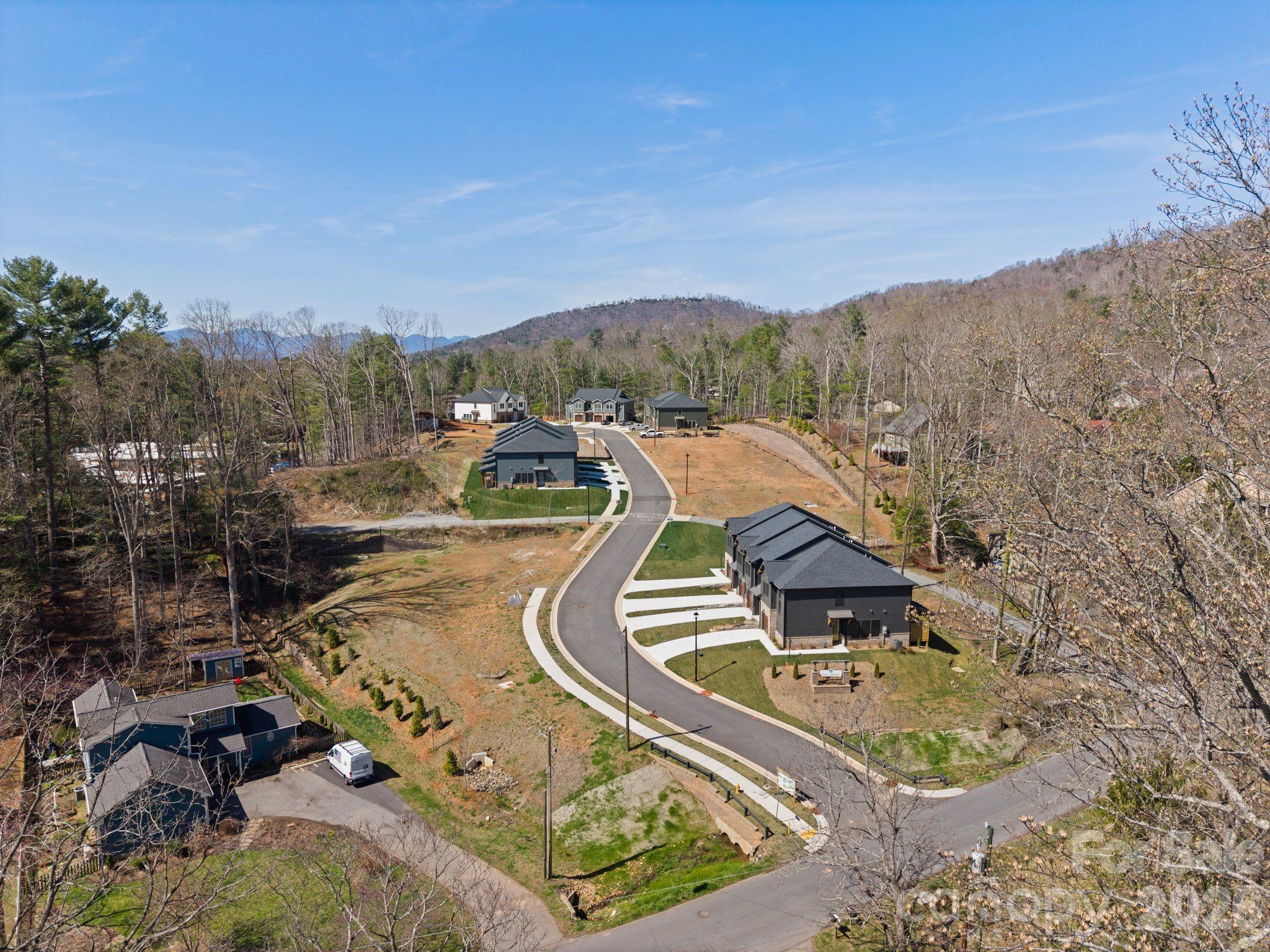 128 Collin Place — Asheville
