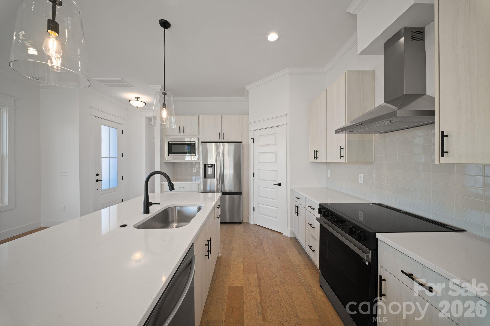 128 Collin Place — Asheville