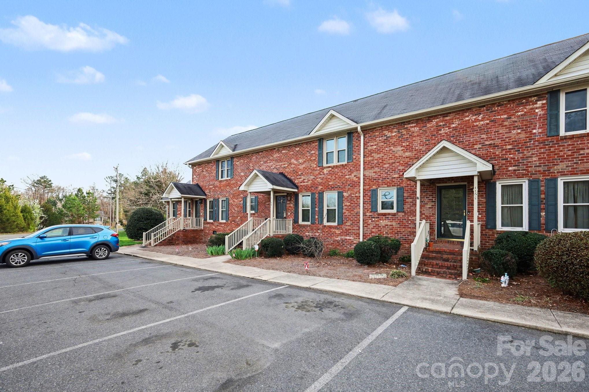 1162 Crestmont Drive SE — Concord