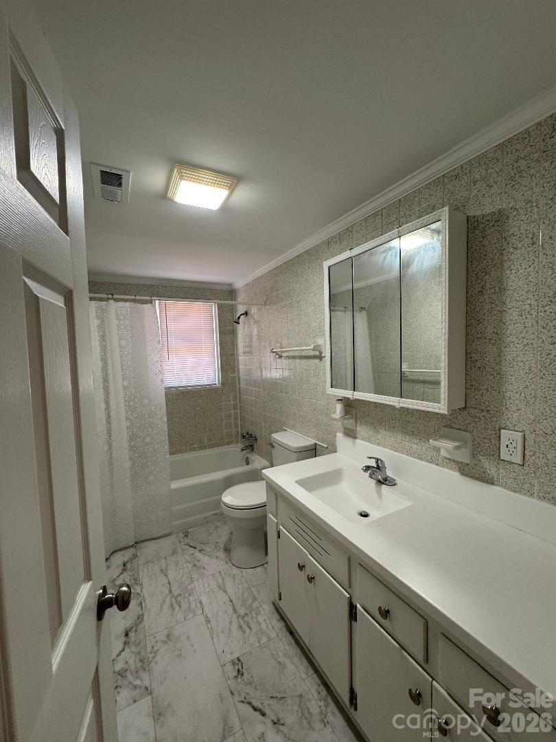 303 Green Street — Biscoe
