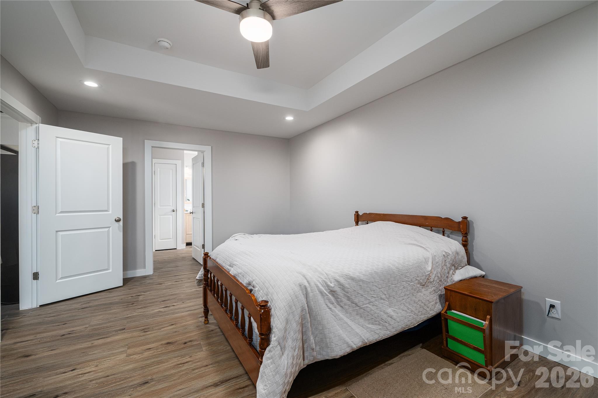 660 W 9th Street — Newton