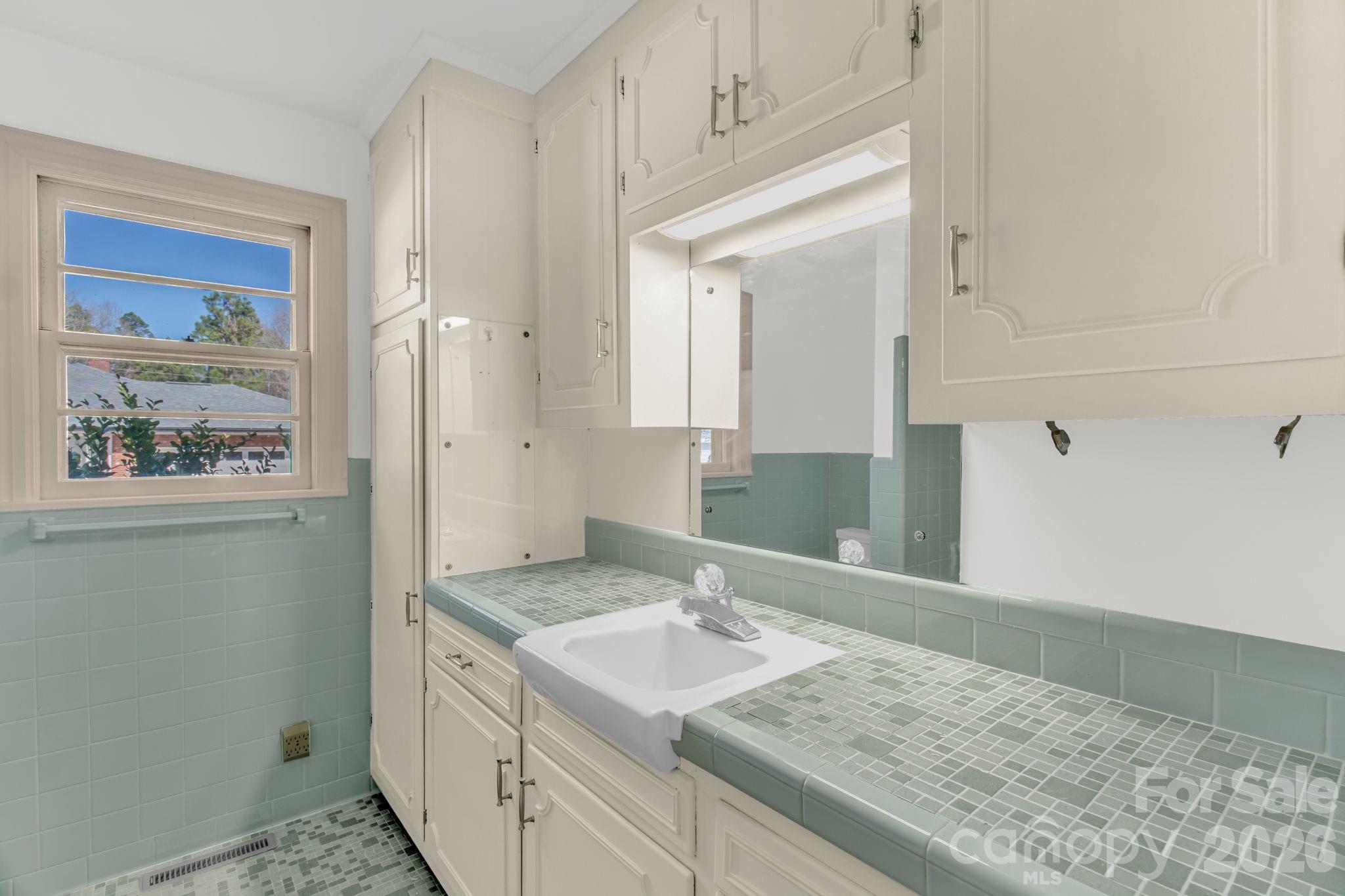 875 Bonanza Drive — Salisbury