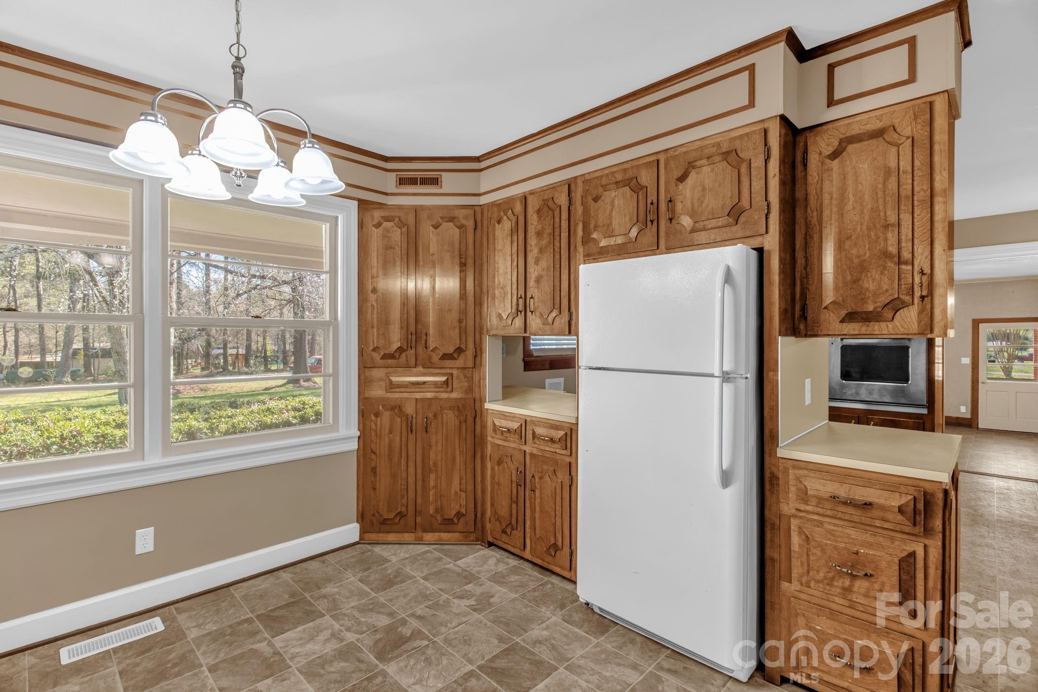 875 Bonanza Drive — Salisbury