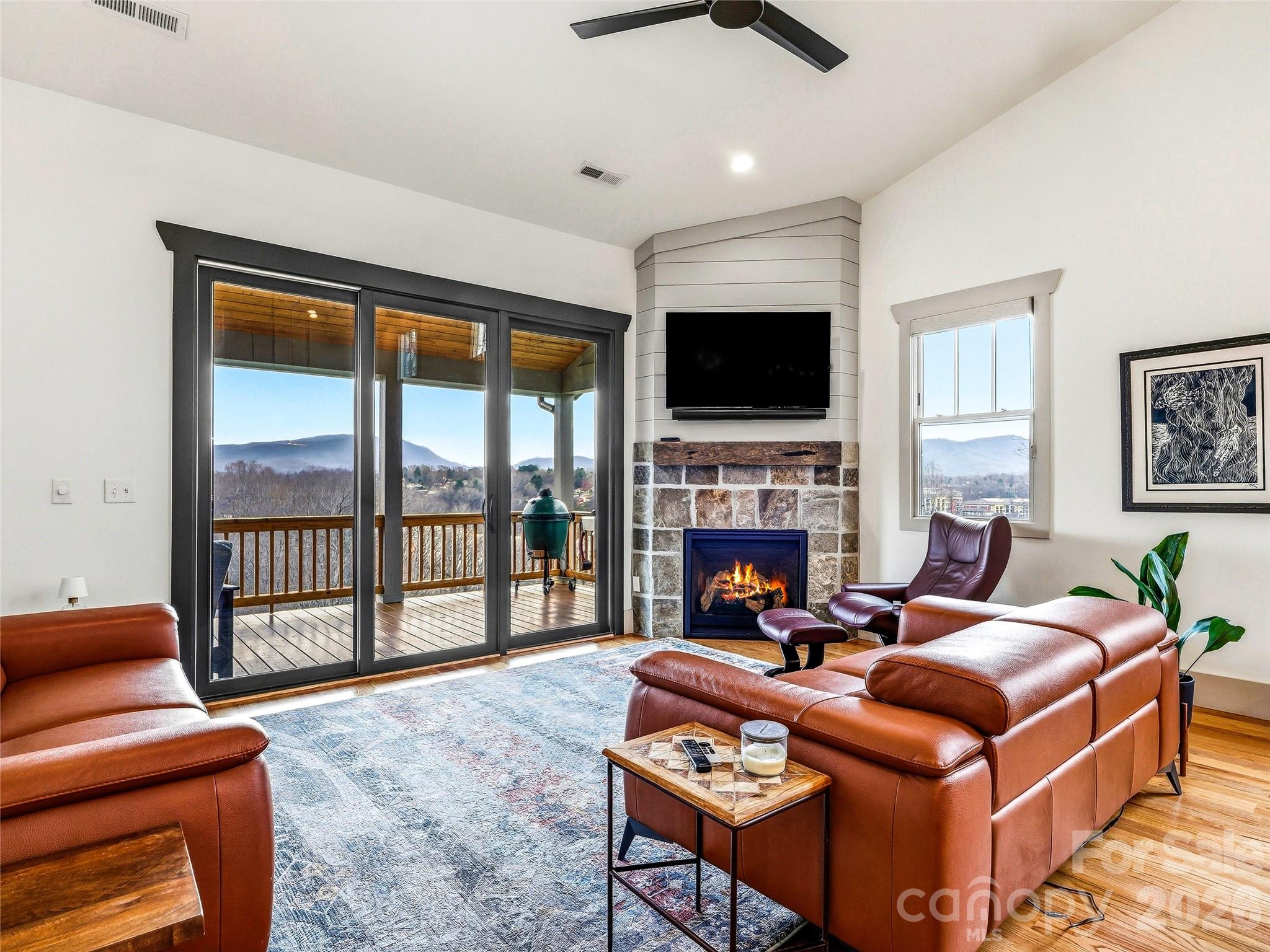 80 Caledonia Road — Asheville