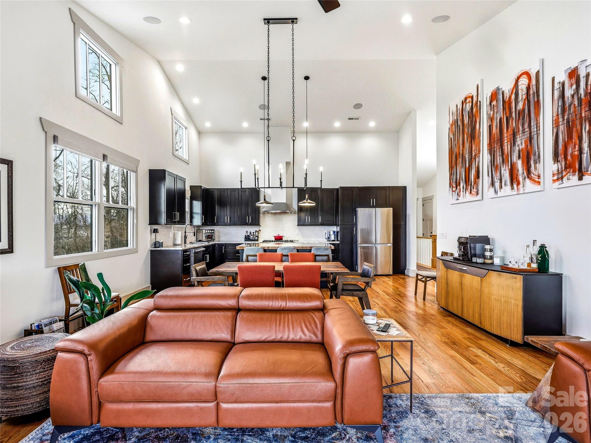 80 Caledonia Road — Asheville
