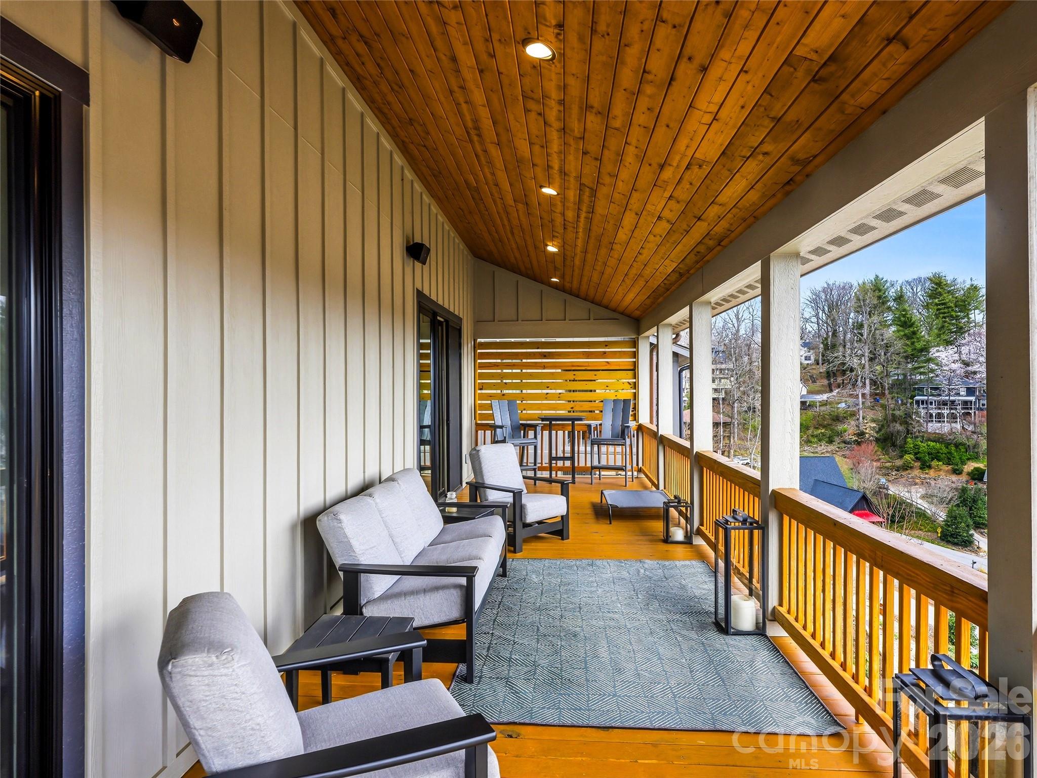 80 Caledonia Road — Asheville