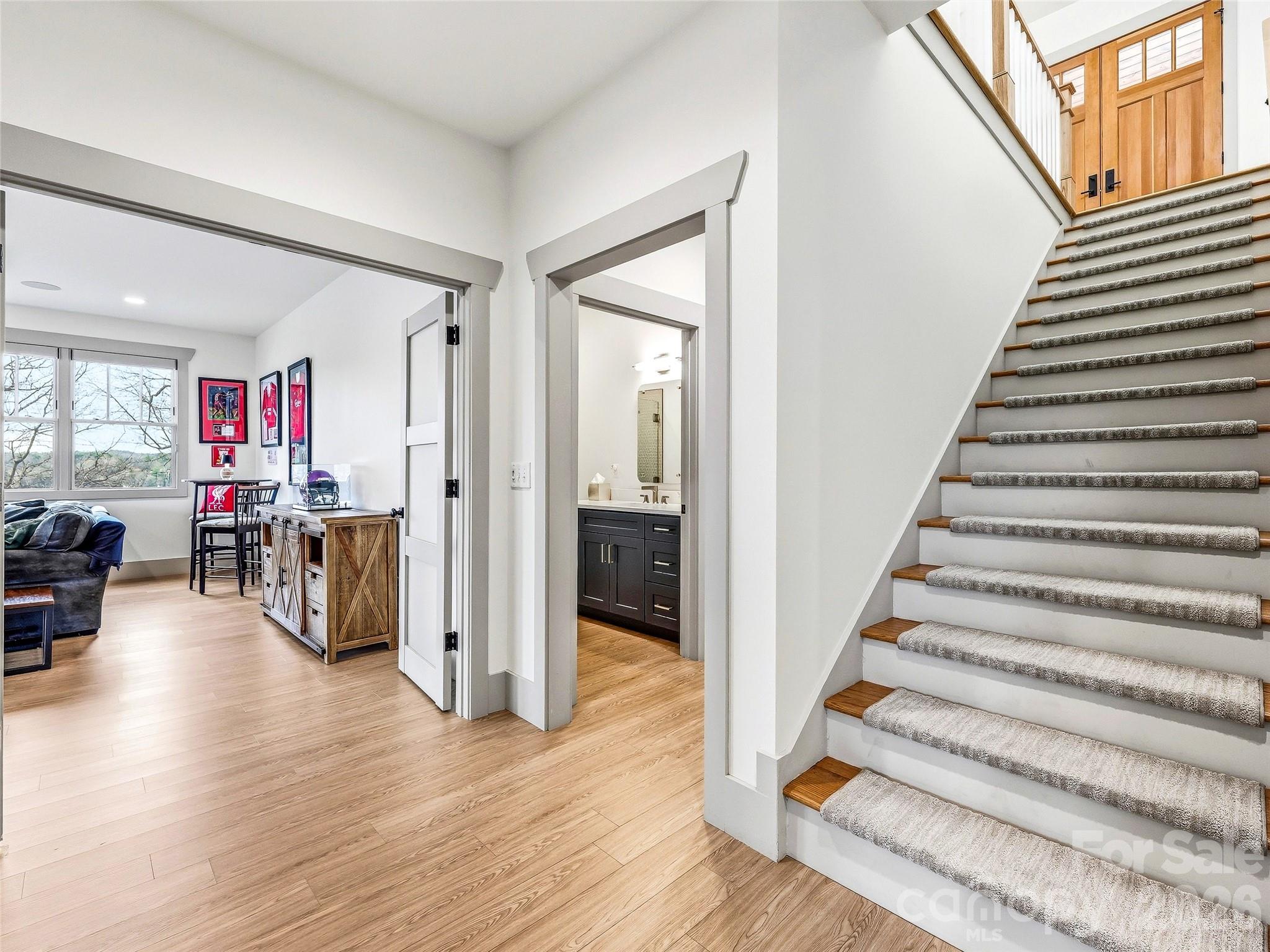 80 Caledonia Road — Asheville