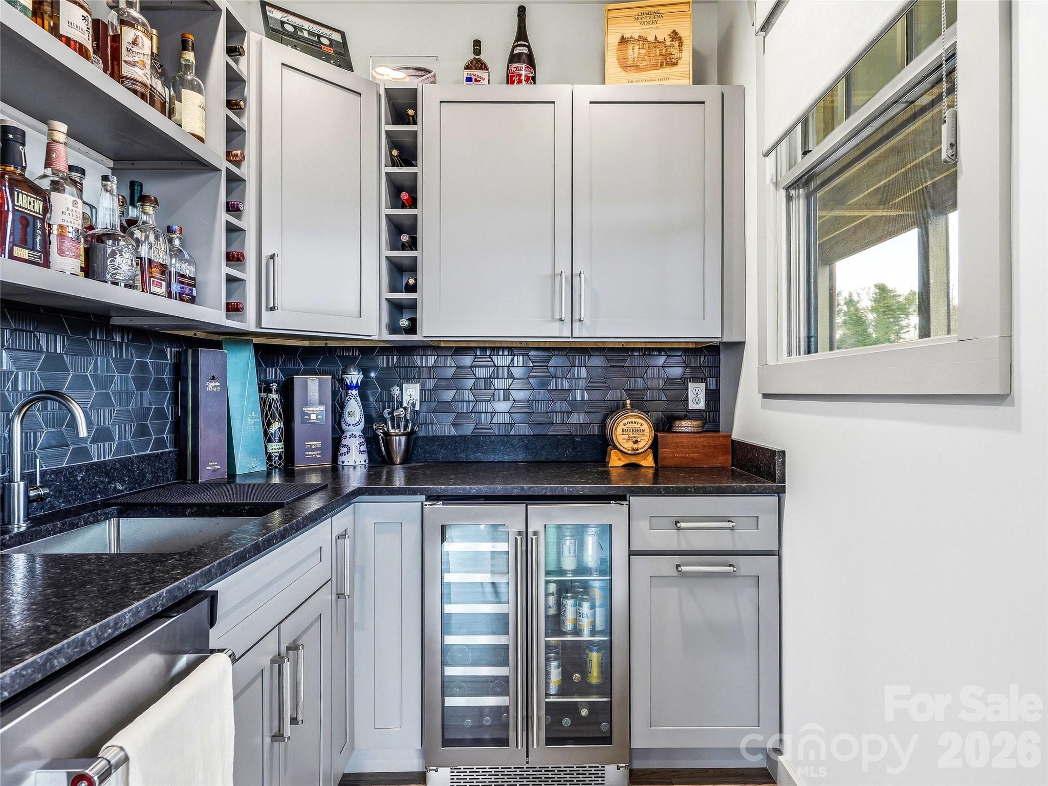 80 Caledonia Road — Asheville