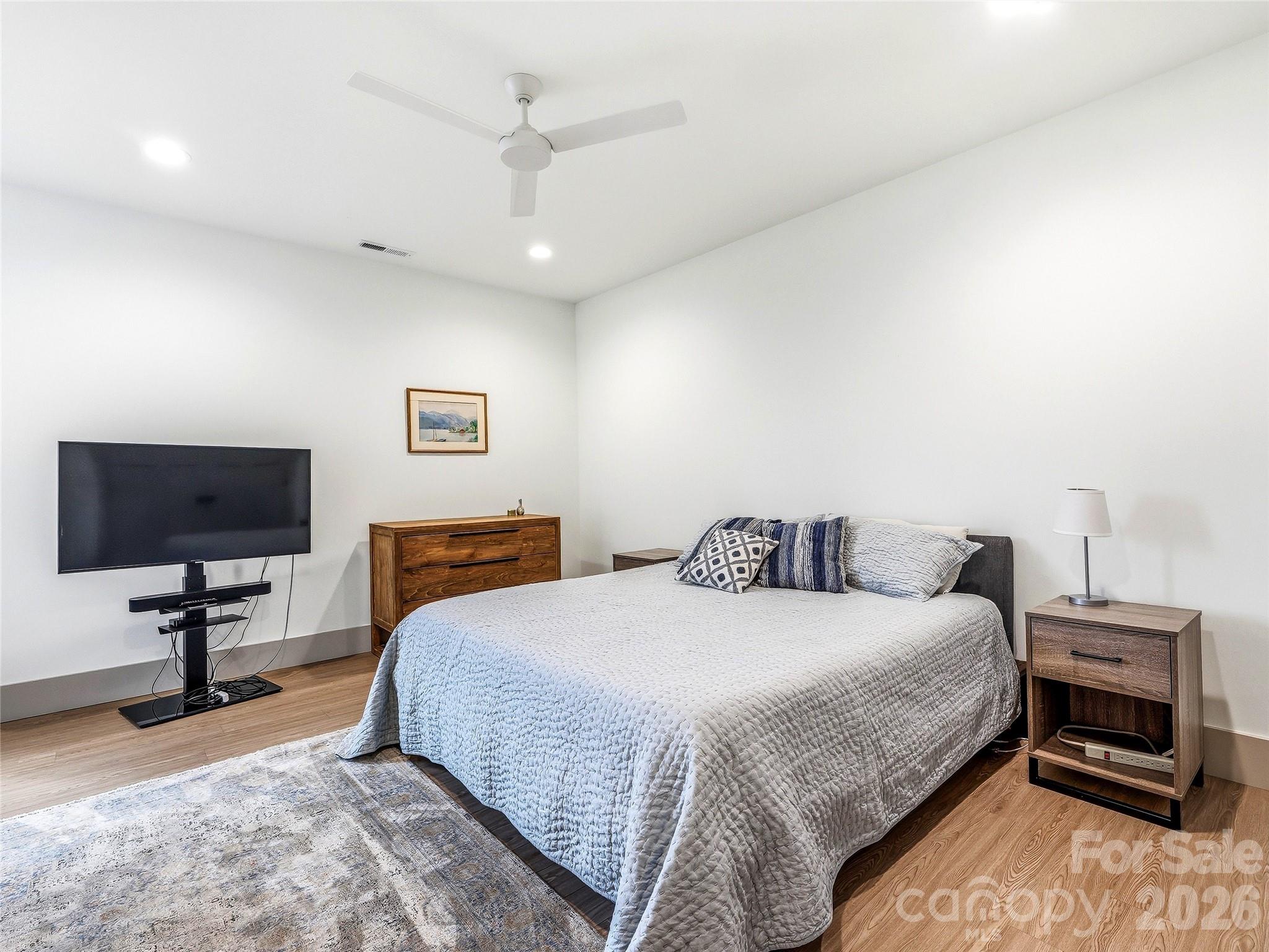 80 Caledonia Road — Asheville