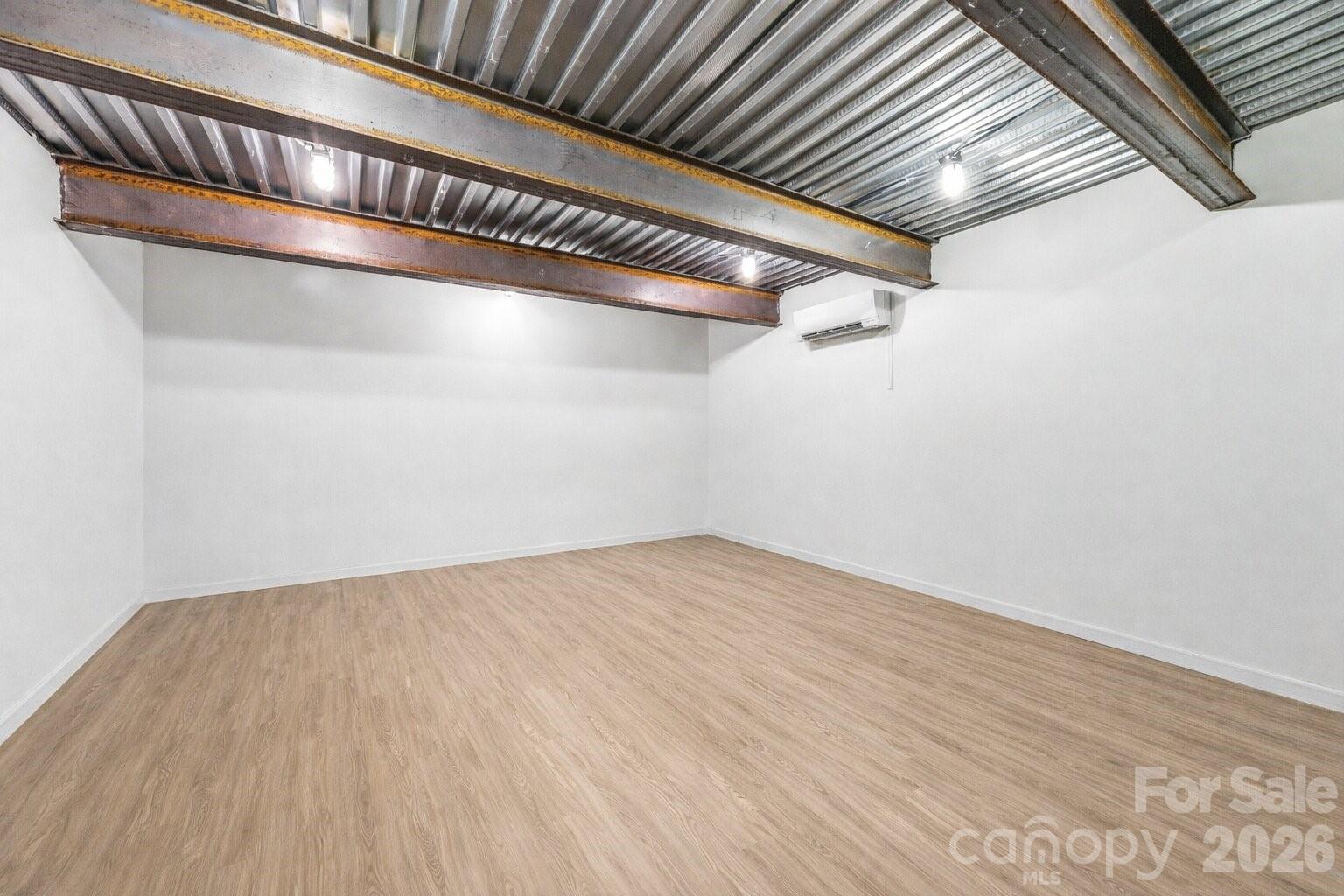 80 Caledonia Road — Asheville
