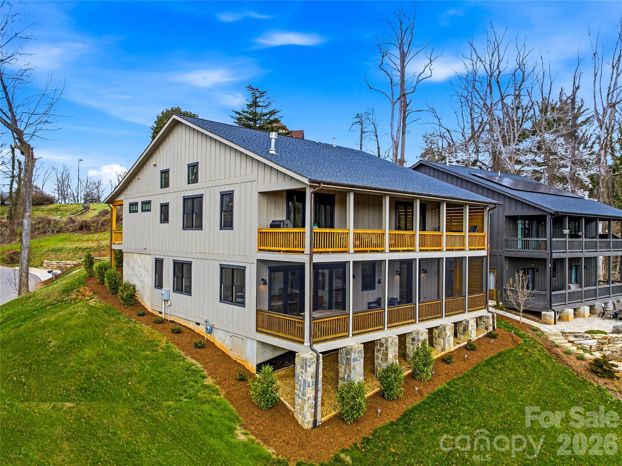 80 Caledonia Road — Asheville