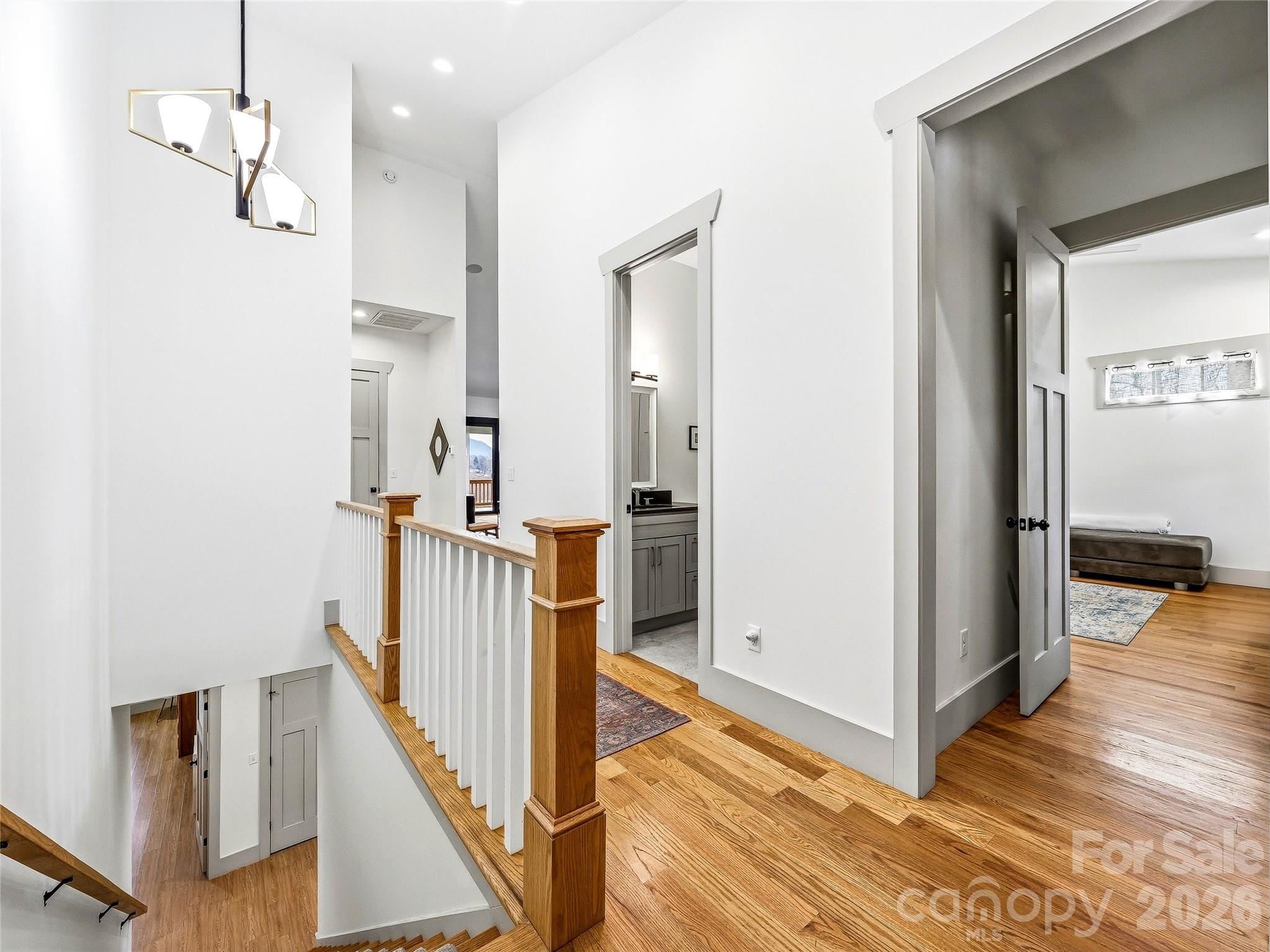 80 Caledonia Road — Asheville