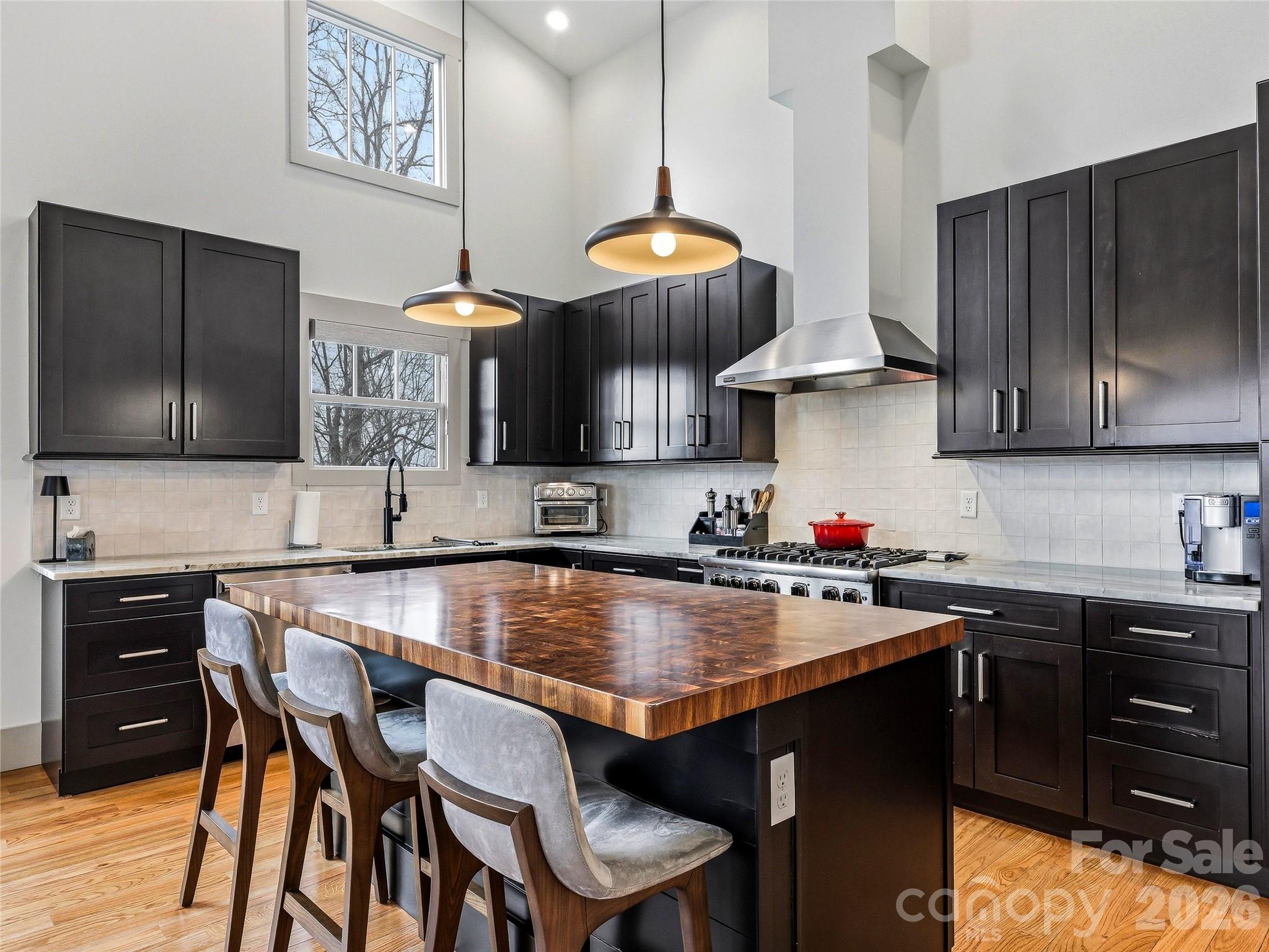 80 Caledonia Road — Asheville