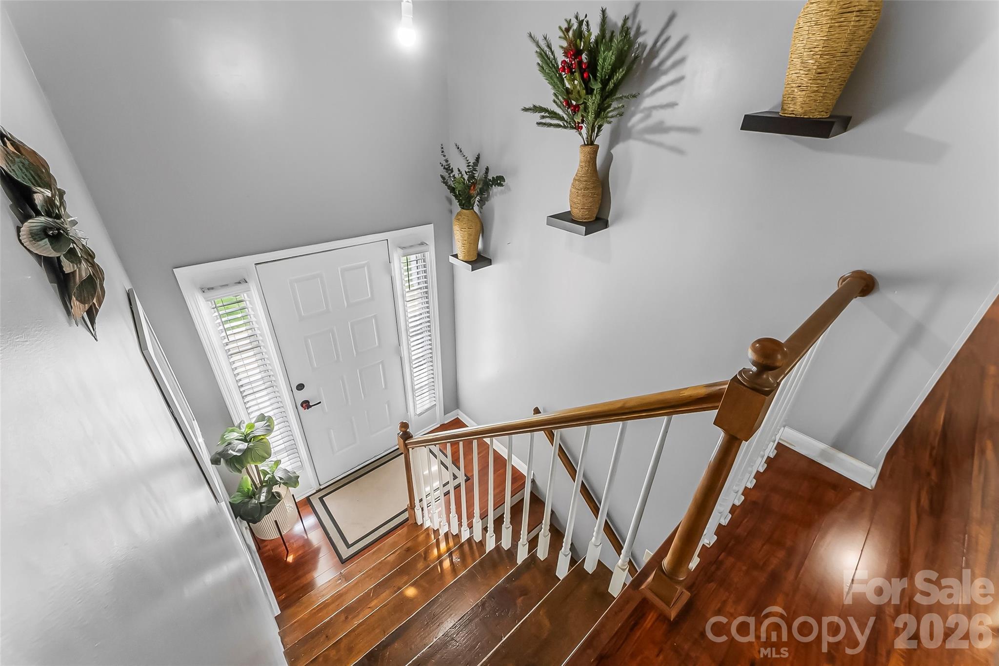 1757 Castlewood Court — Hickory