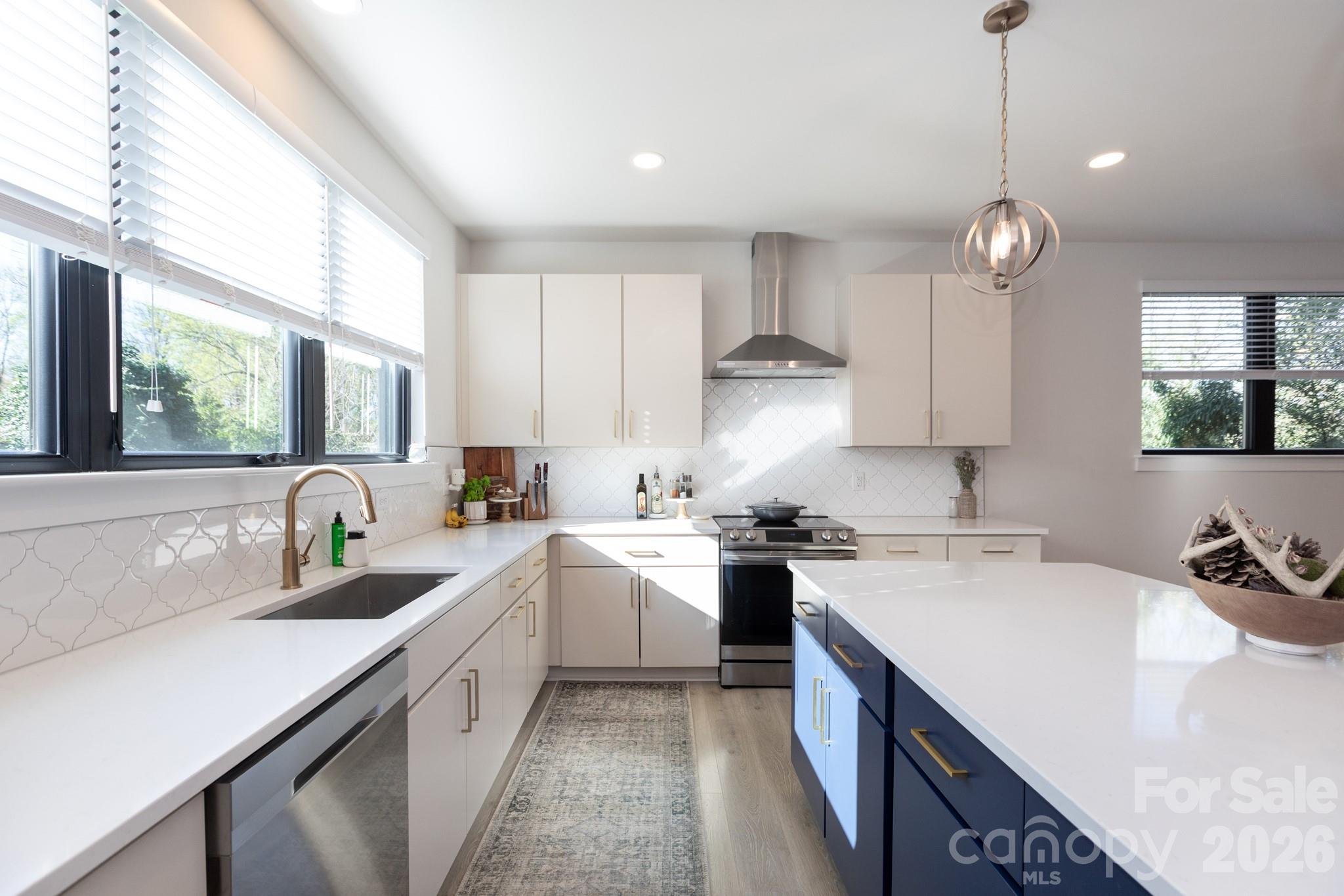 3538 Saker Lane — Charlotte