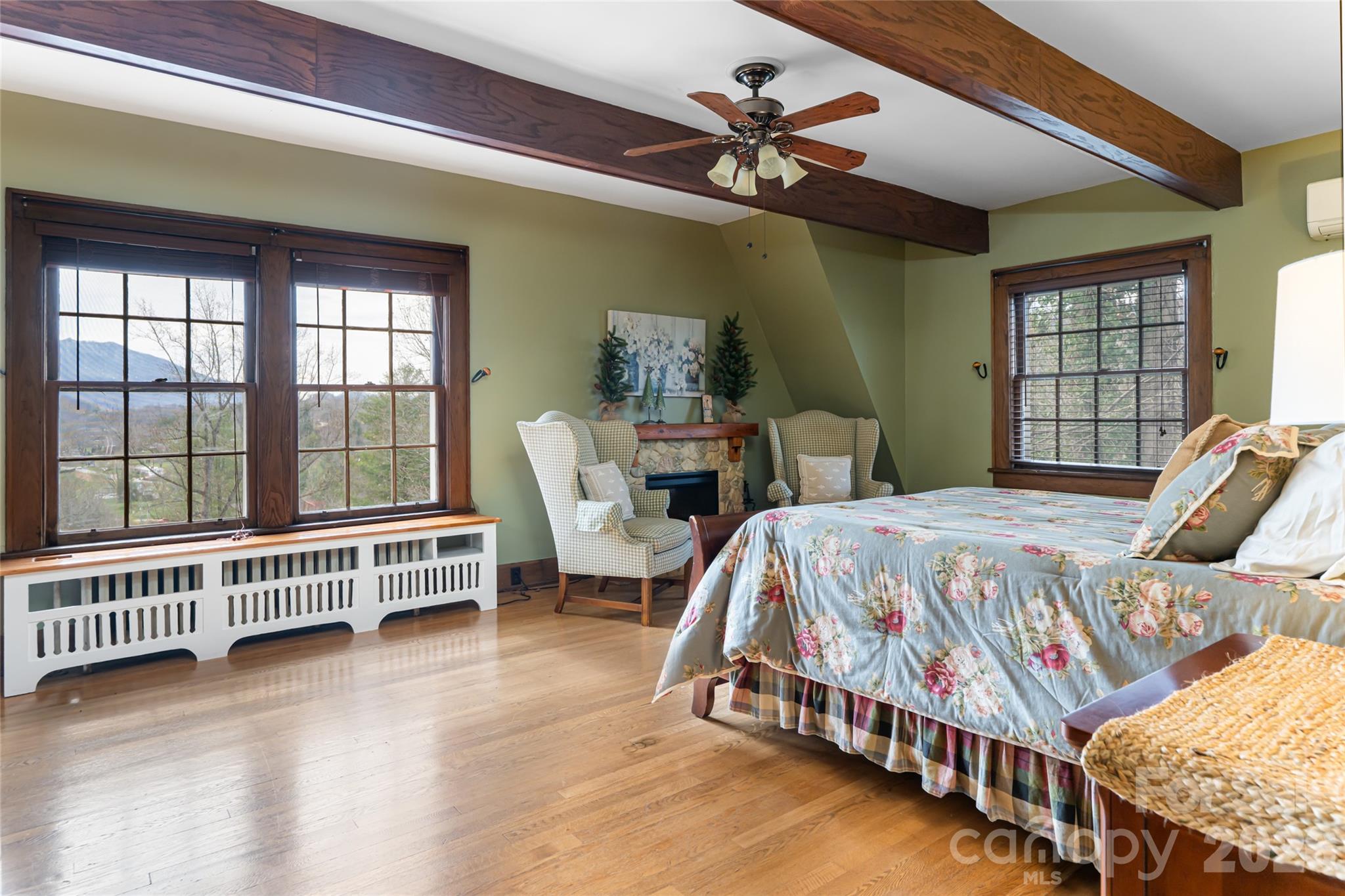 147 Preservation Way — Waynesville