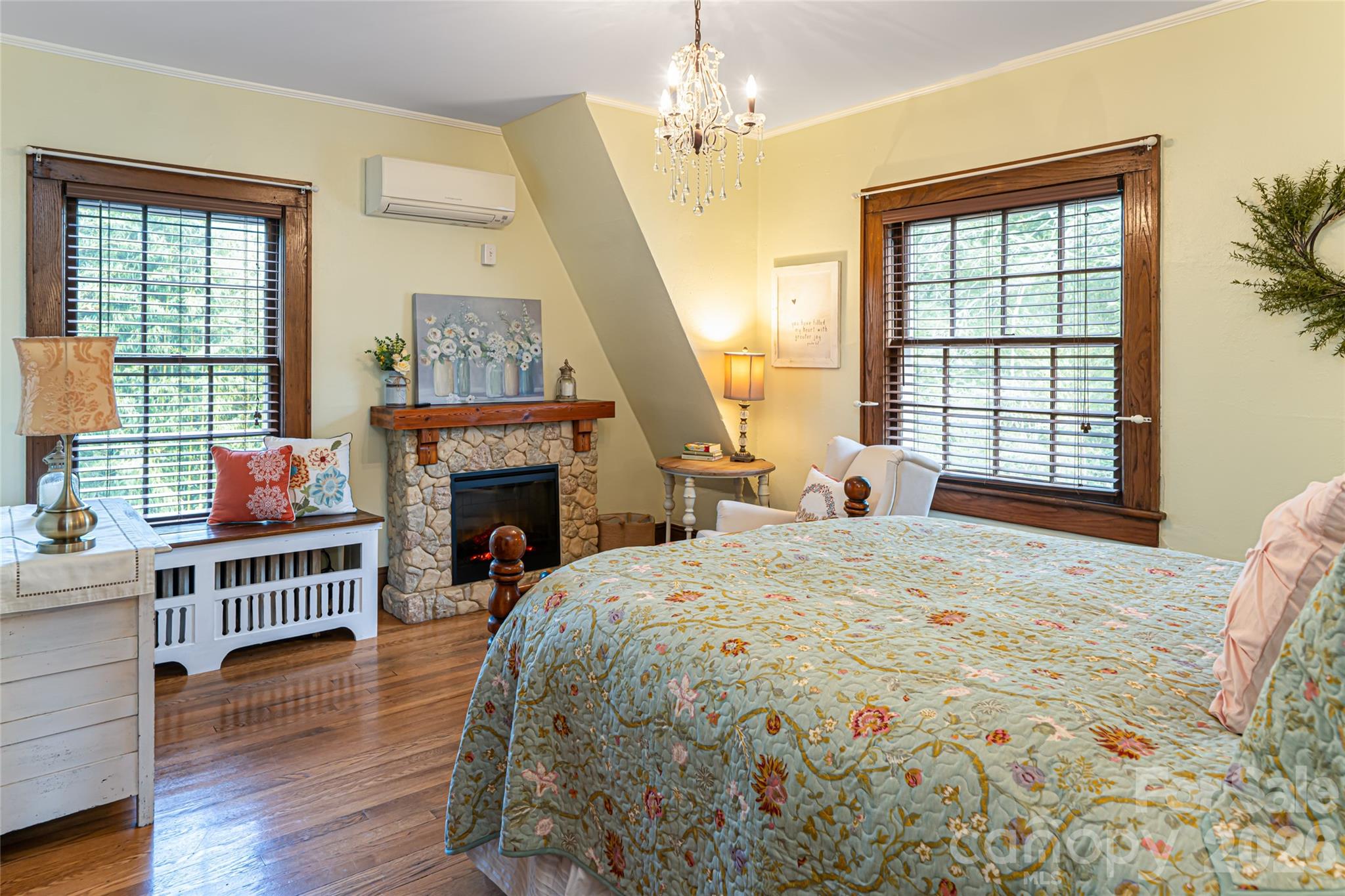 147 Preservation Way — Waynesville