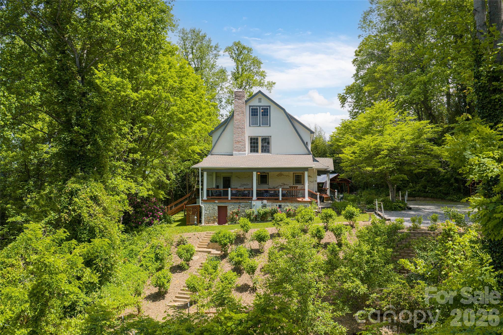 147 Preservation Way — Waynesville