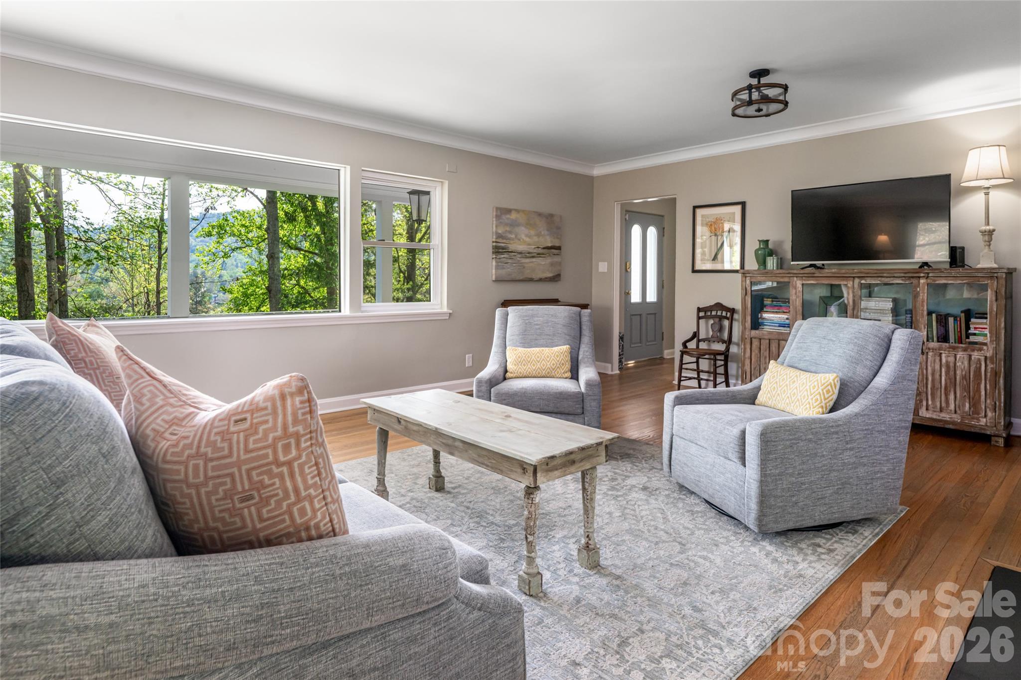 114 Cambridge Road — Asheville