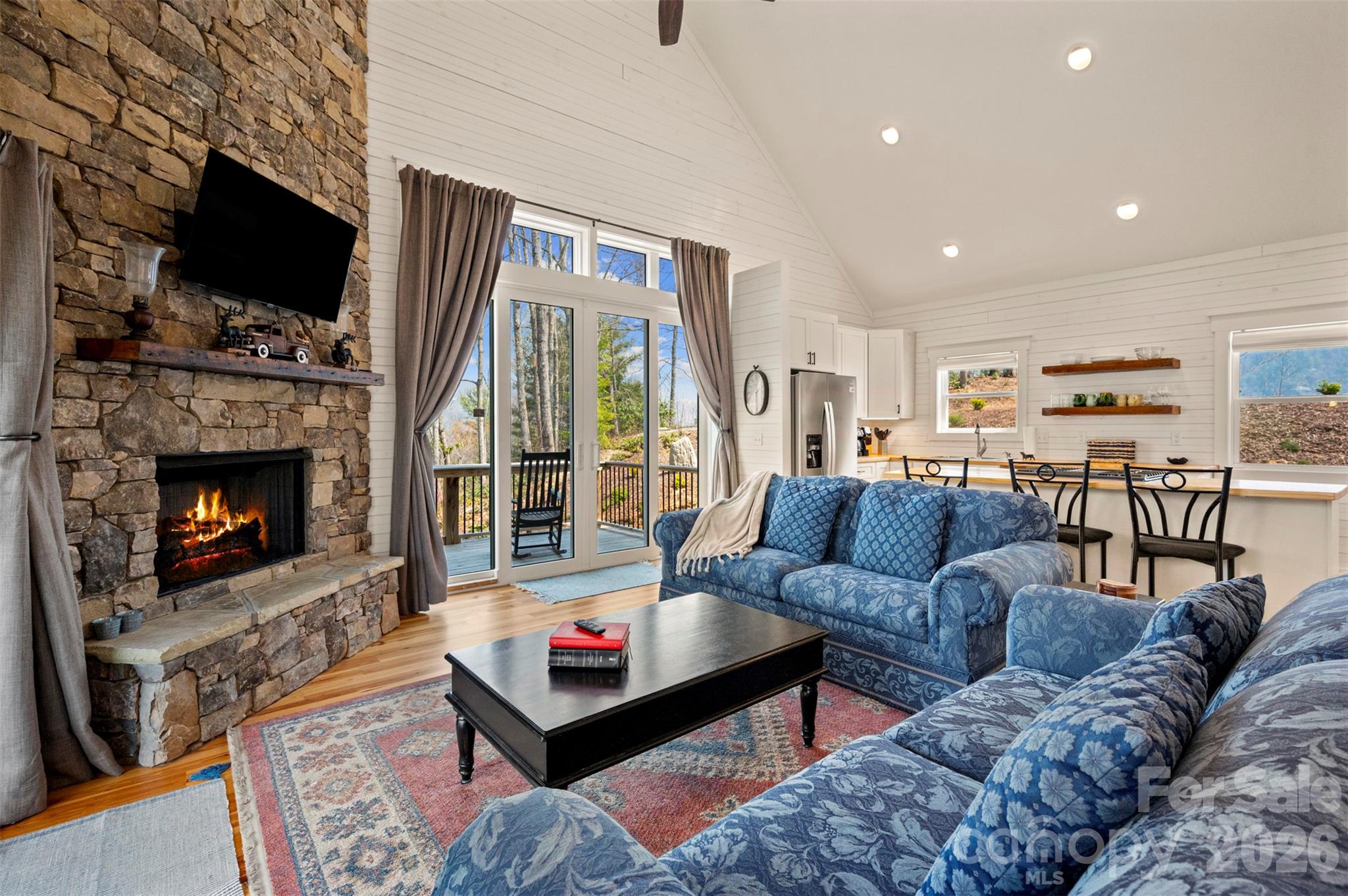 823 Silverstone Drive — Hendersonville
