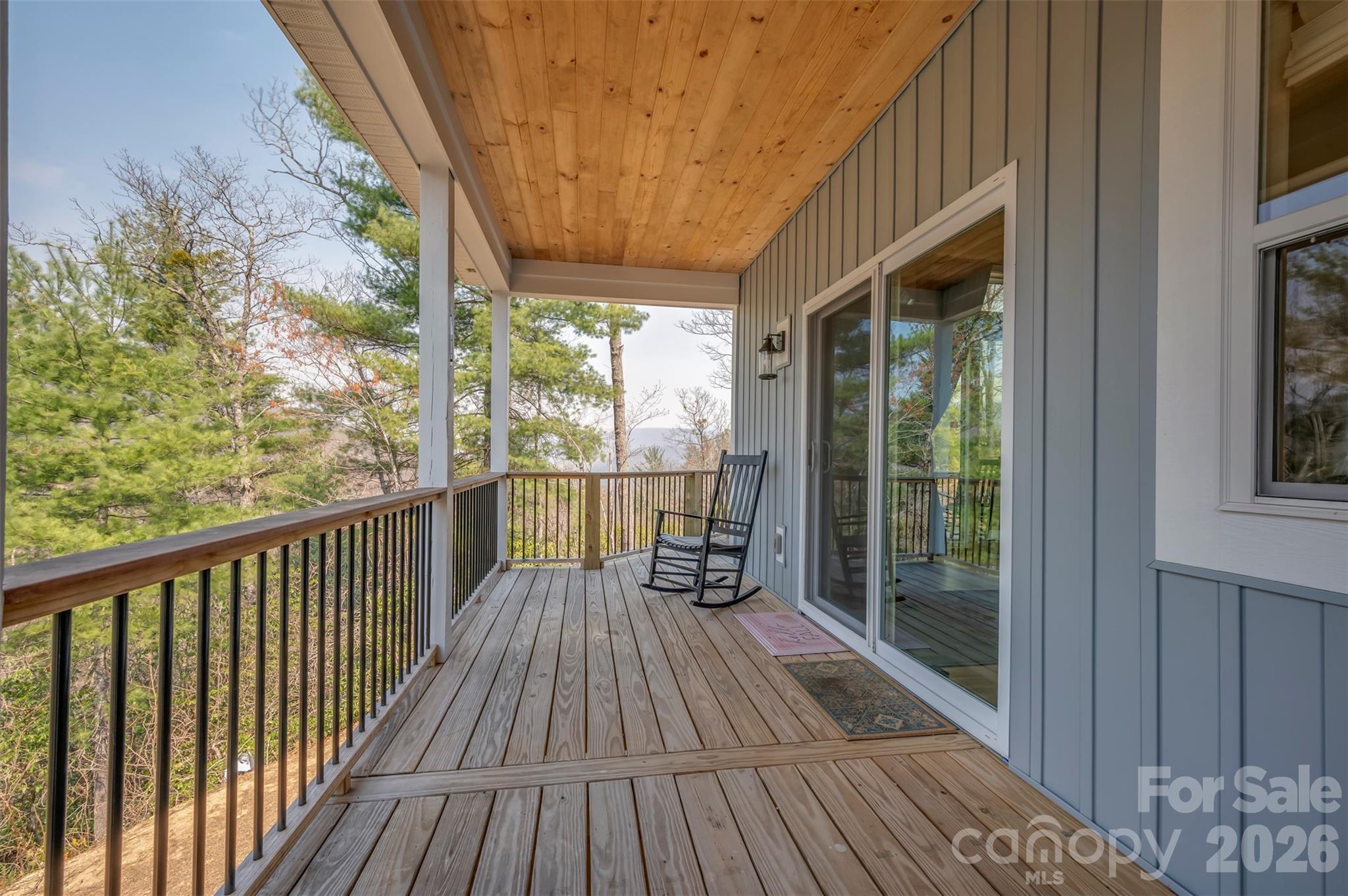 823 Silverstone Drive — Hendersonville