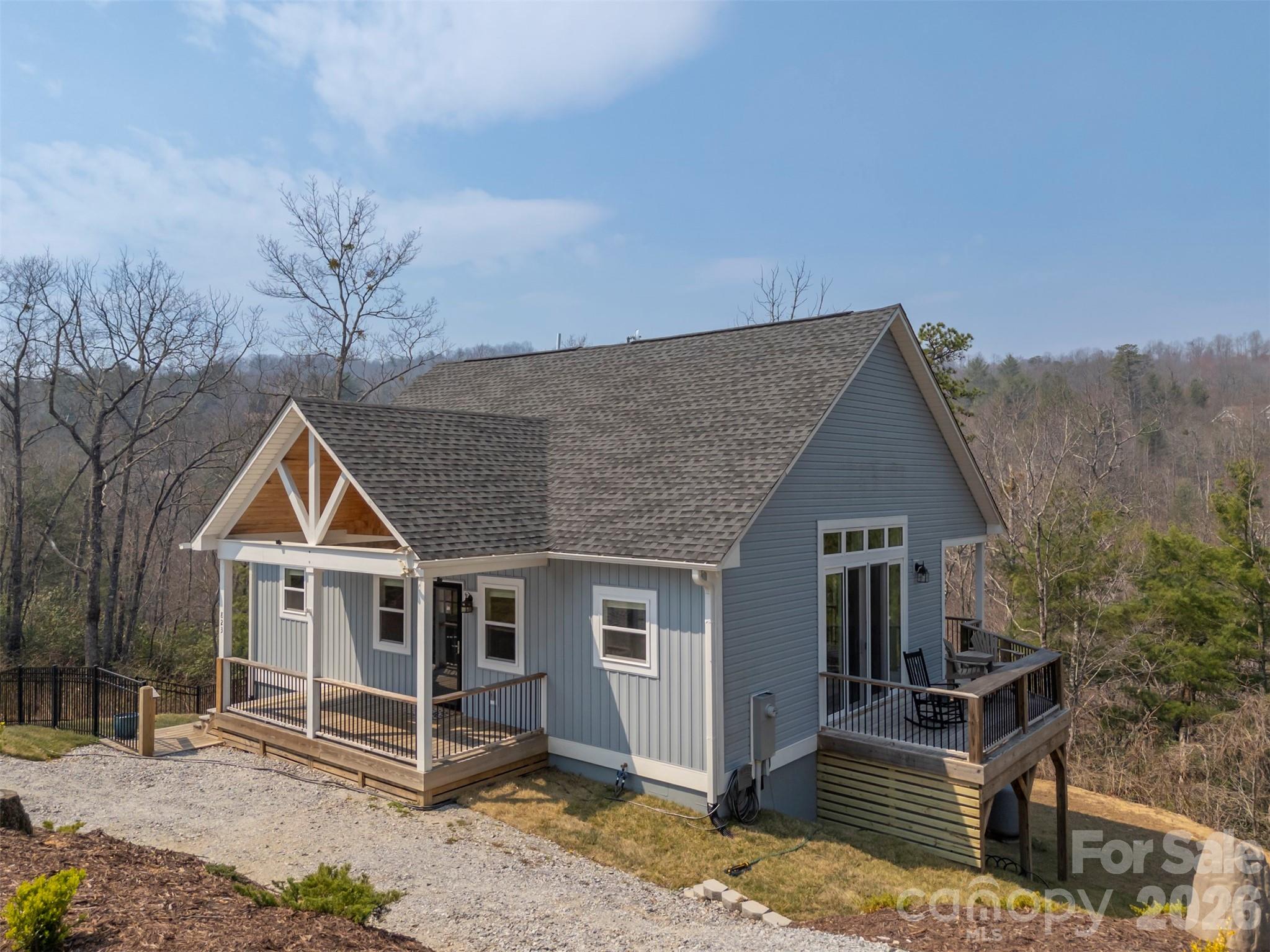 823 Silverstone Drive — Hendersonville