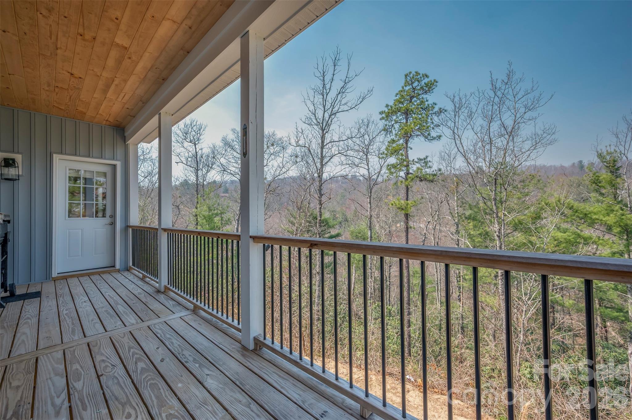 823 Silverstone Drive — Hendersonville