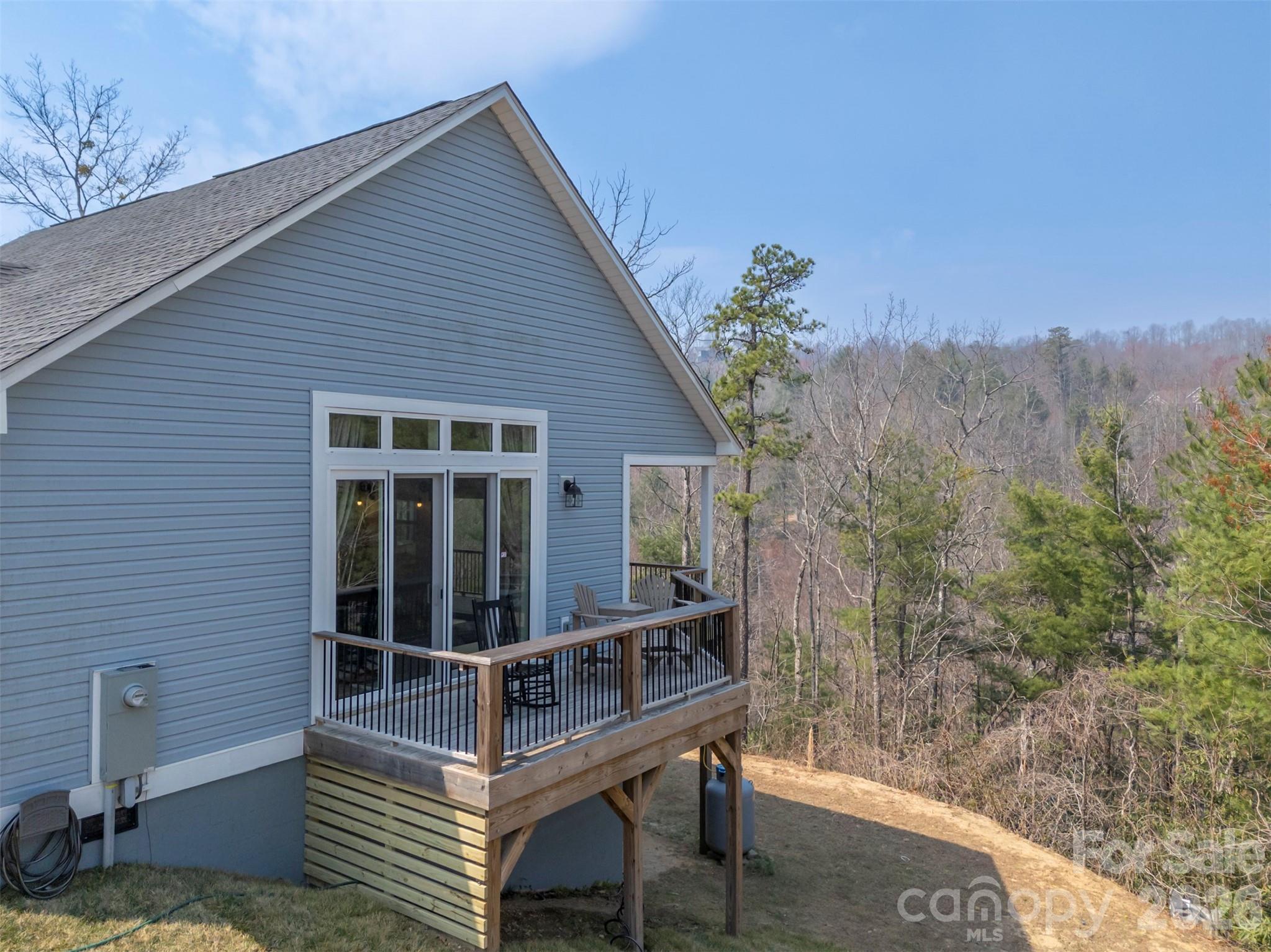 823 Silverstone Drive — Hendersonville