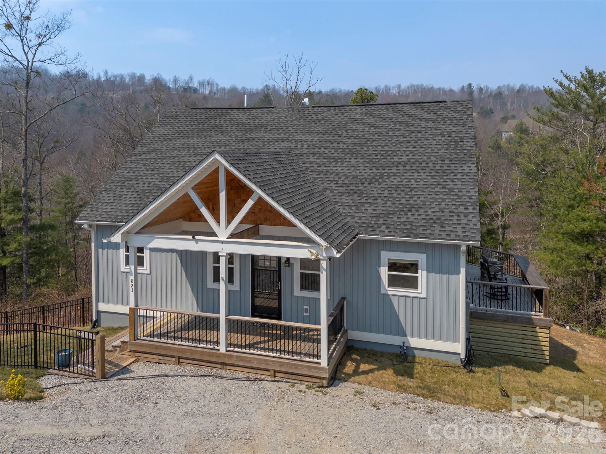 823 Silverstone Drive — Hendersonville