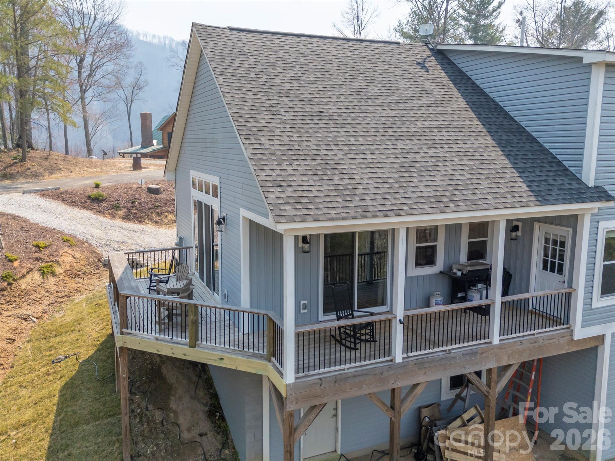 823 Silverstone Drive — Hendersonville