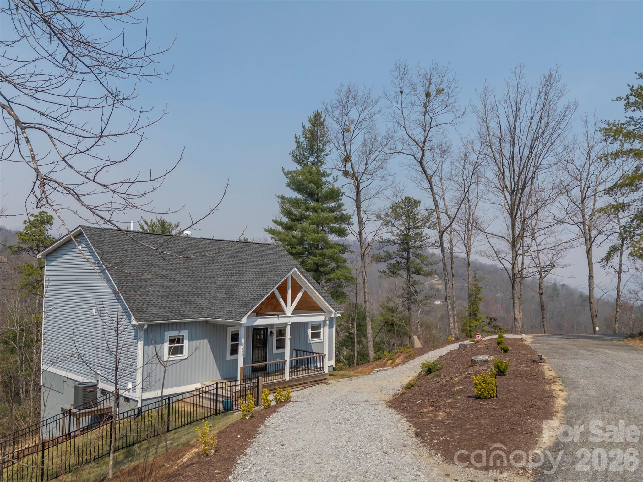 823 Silverstone Drive — Hendersonville