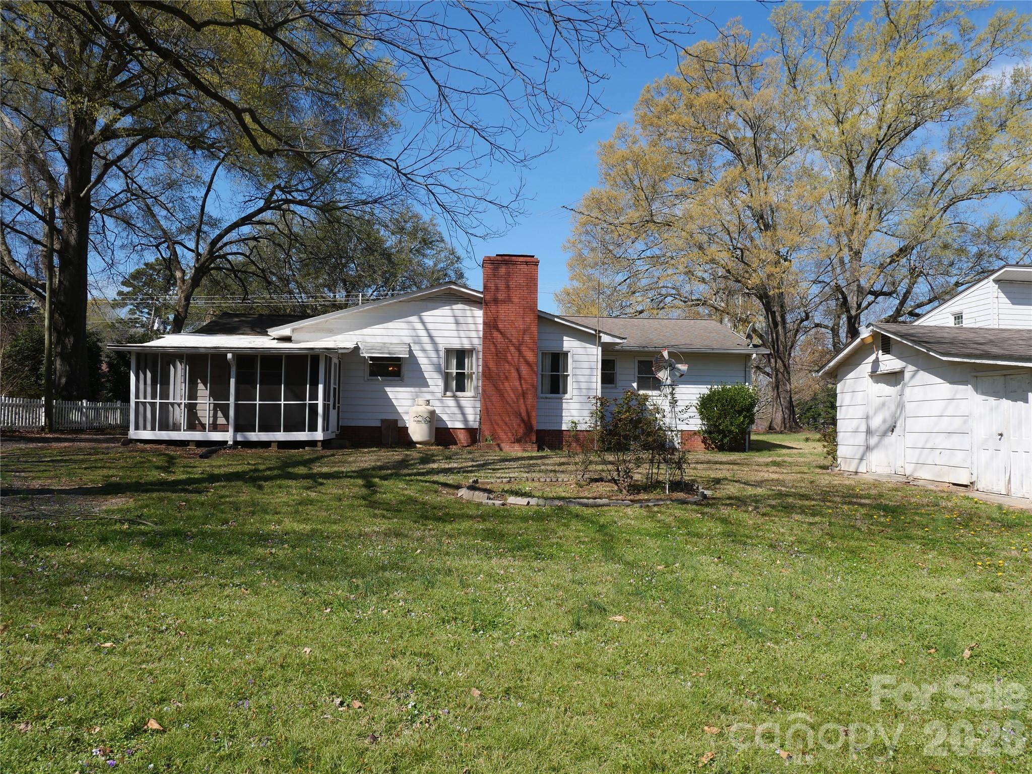 220 N Russell Street — Troy
