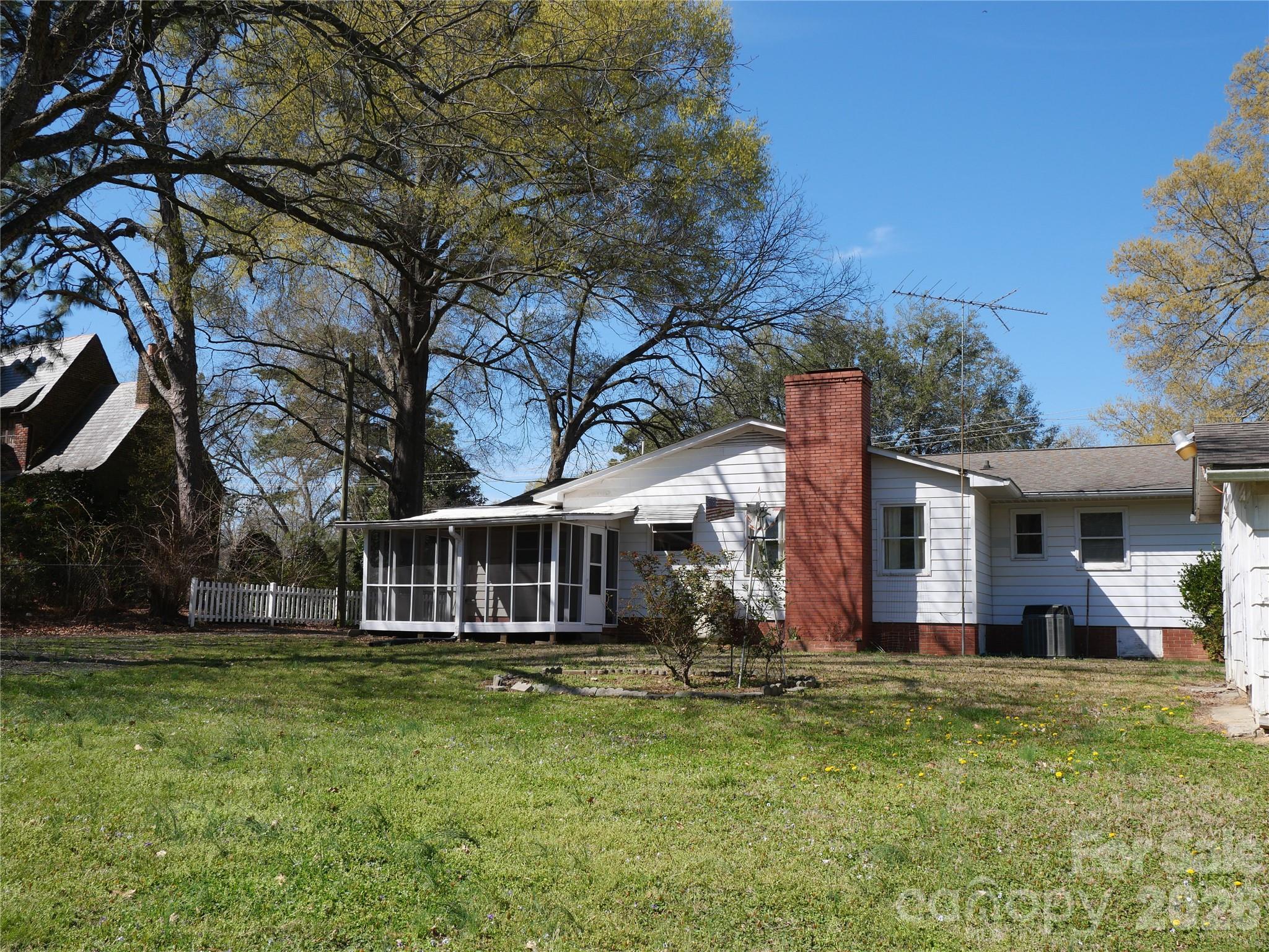 220 N Russell Street — Troy