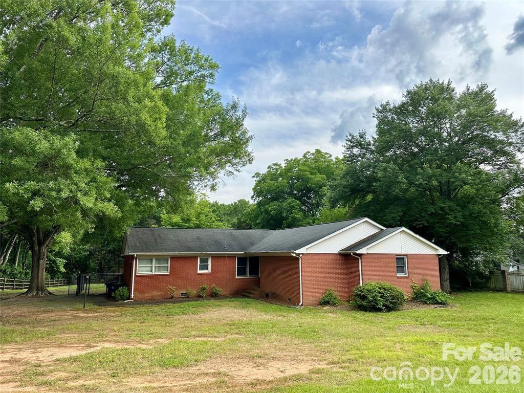 10100 Sam Furr Road — Huntersville