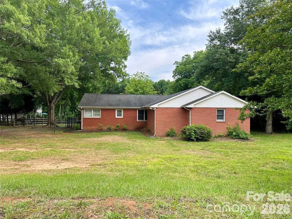 10100 Sam Furr Road — Huntersville