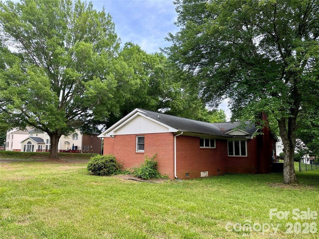 10100 Sam Furr Road — Huntersville