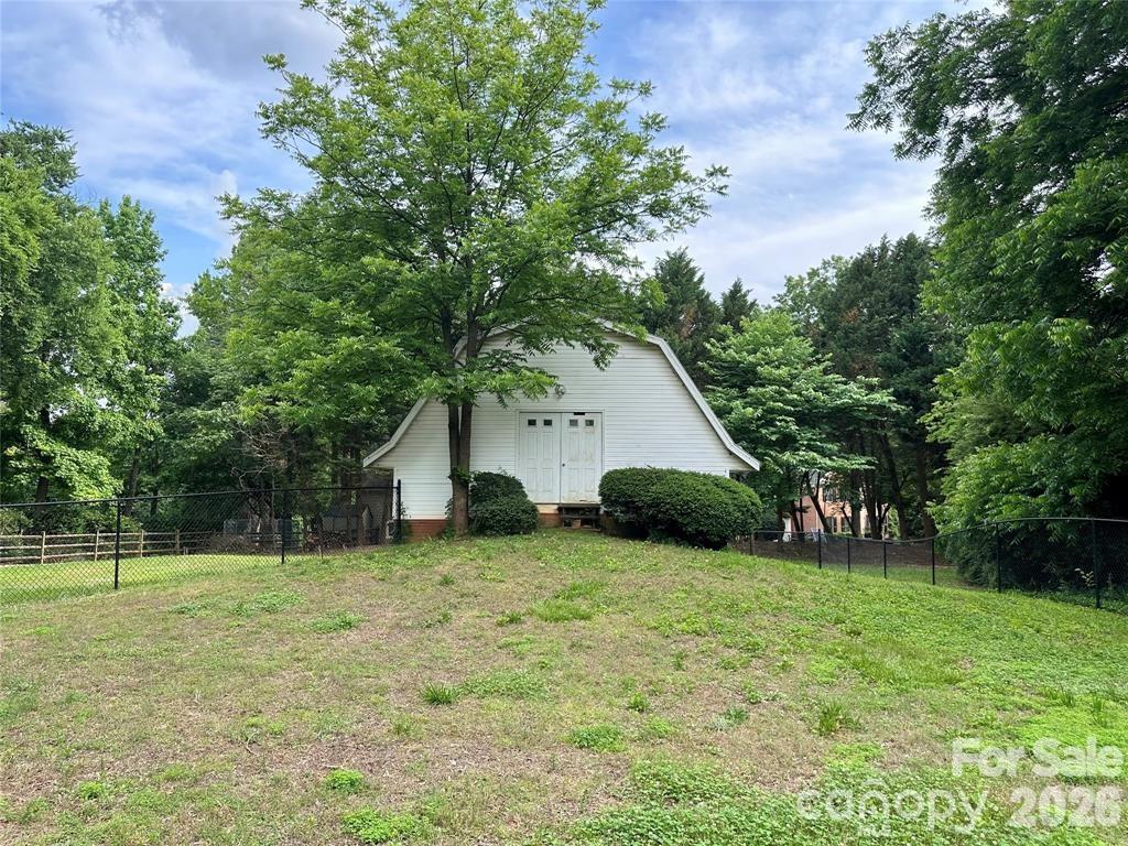10100 Sam Furr Road — Huntersville