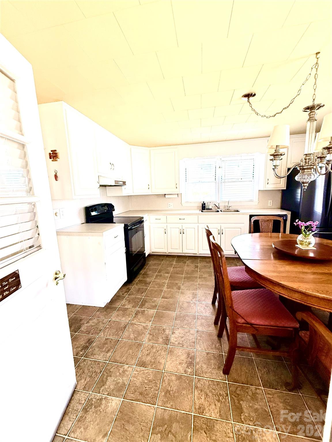 1005 N Main Street — Oakboro