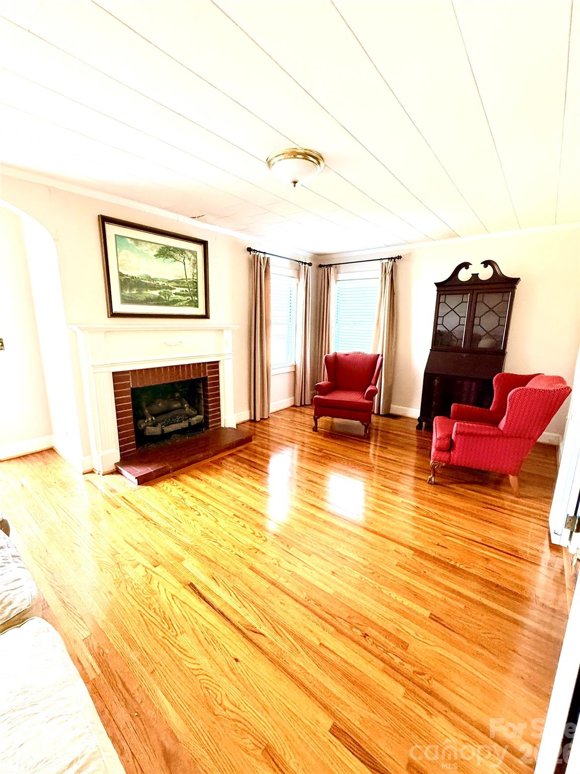 1005 N Main Street — Oakboro
