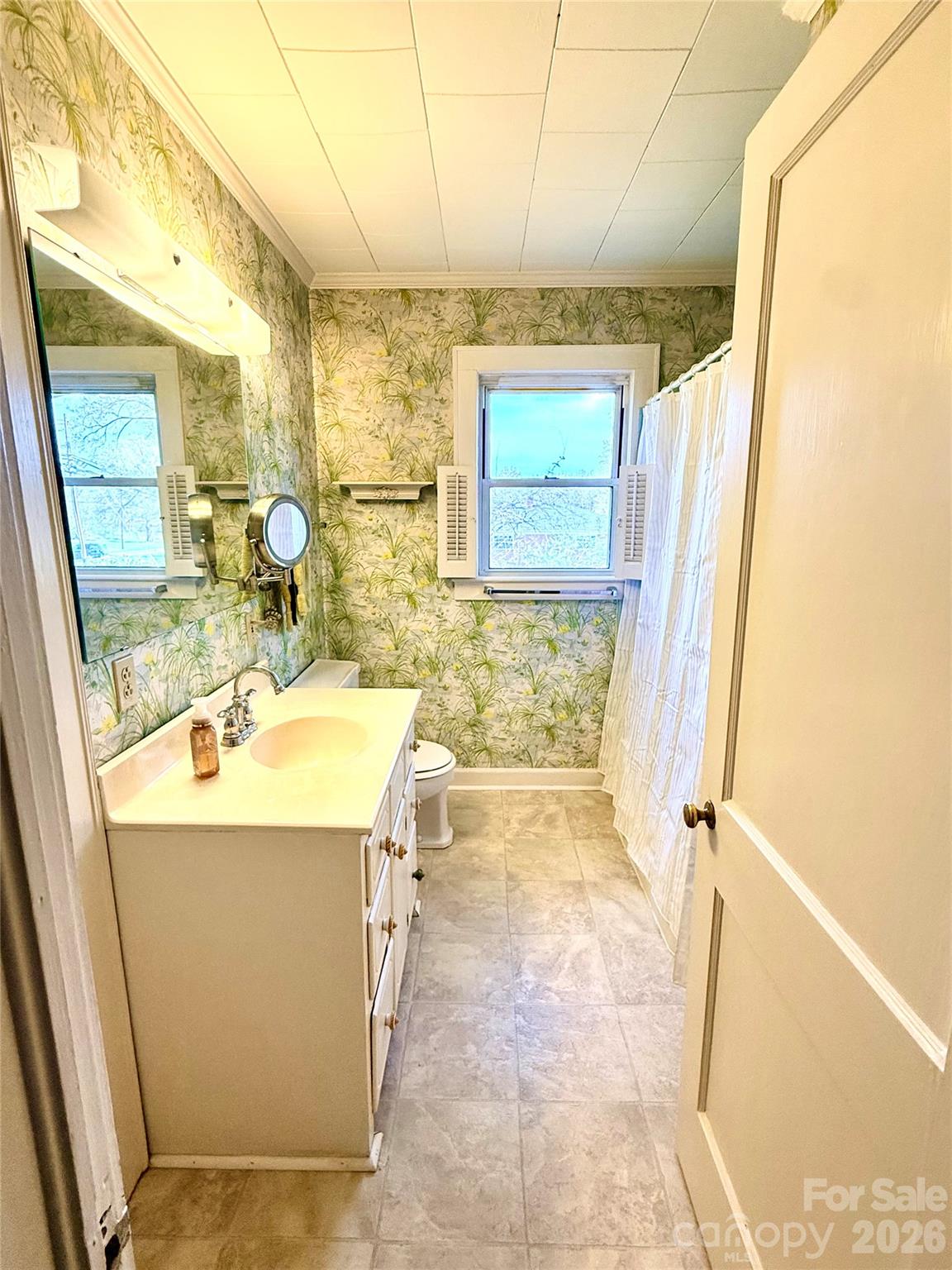 1005 N Main Street — Oakboro