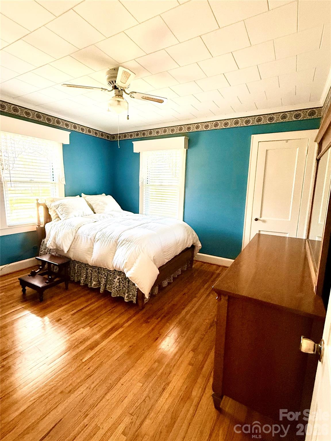 1005 N Main Street — Oakboro