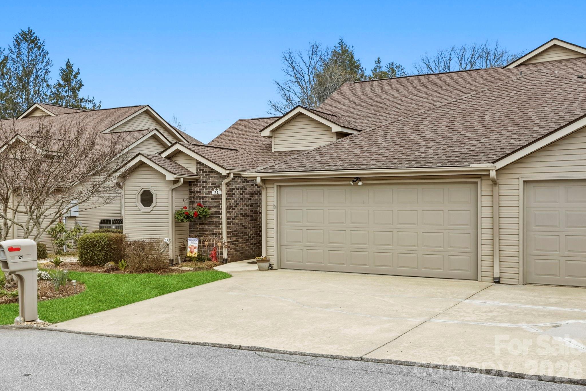 21 Tisha Lane — Hendersonville