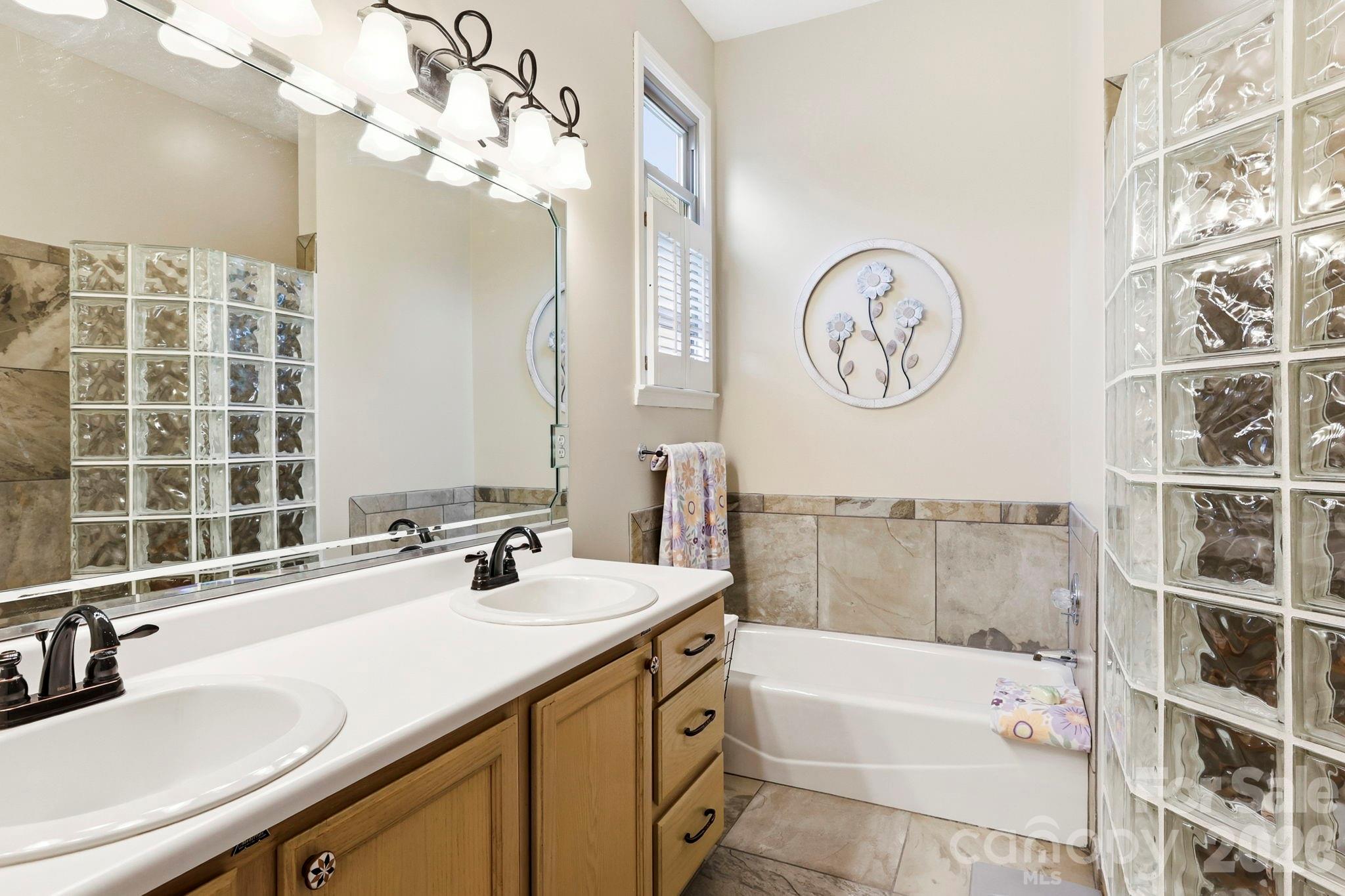 21 Tisha Lane — Hendersonville
