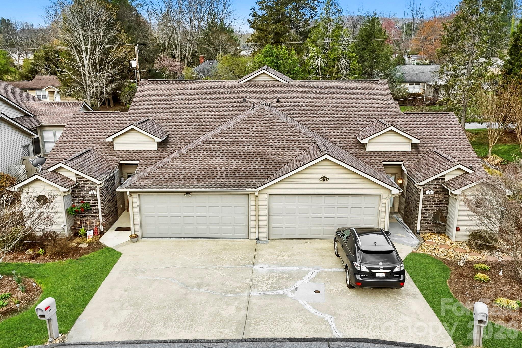 21 Tisha Lane — Hendersonville