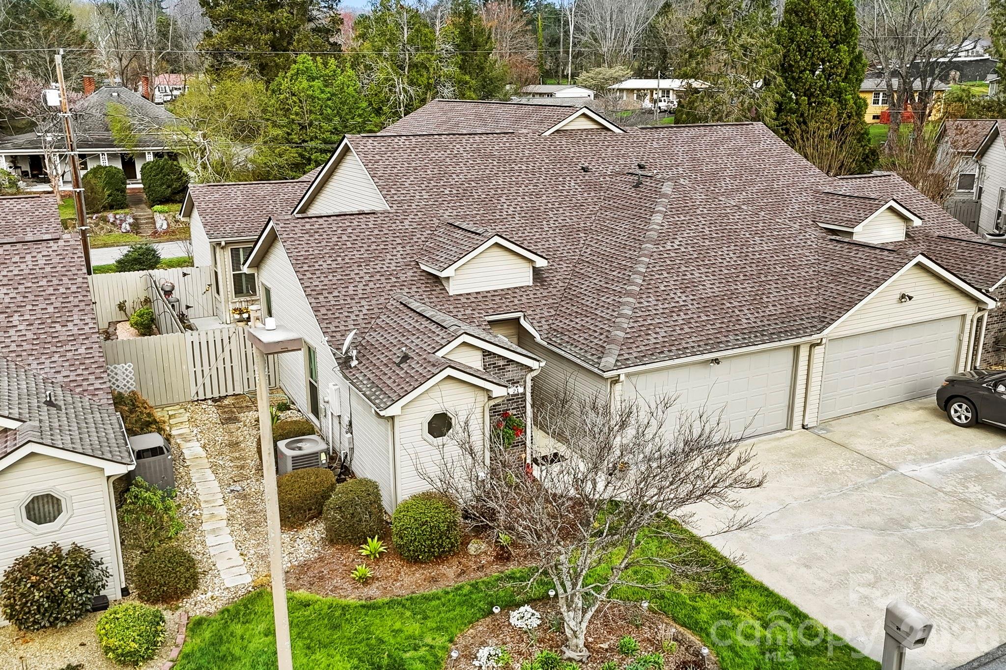 21 Tisha Lane — Hendersonville