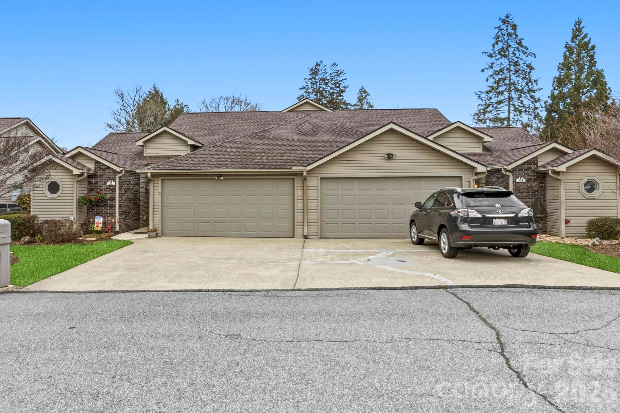 21 Tisha Lane — Hendersonville
