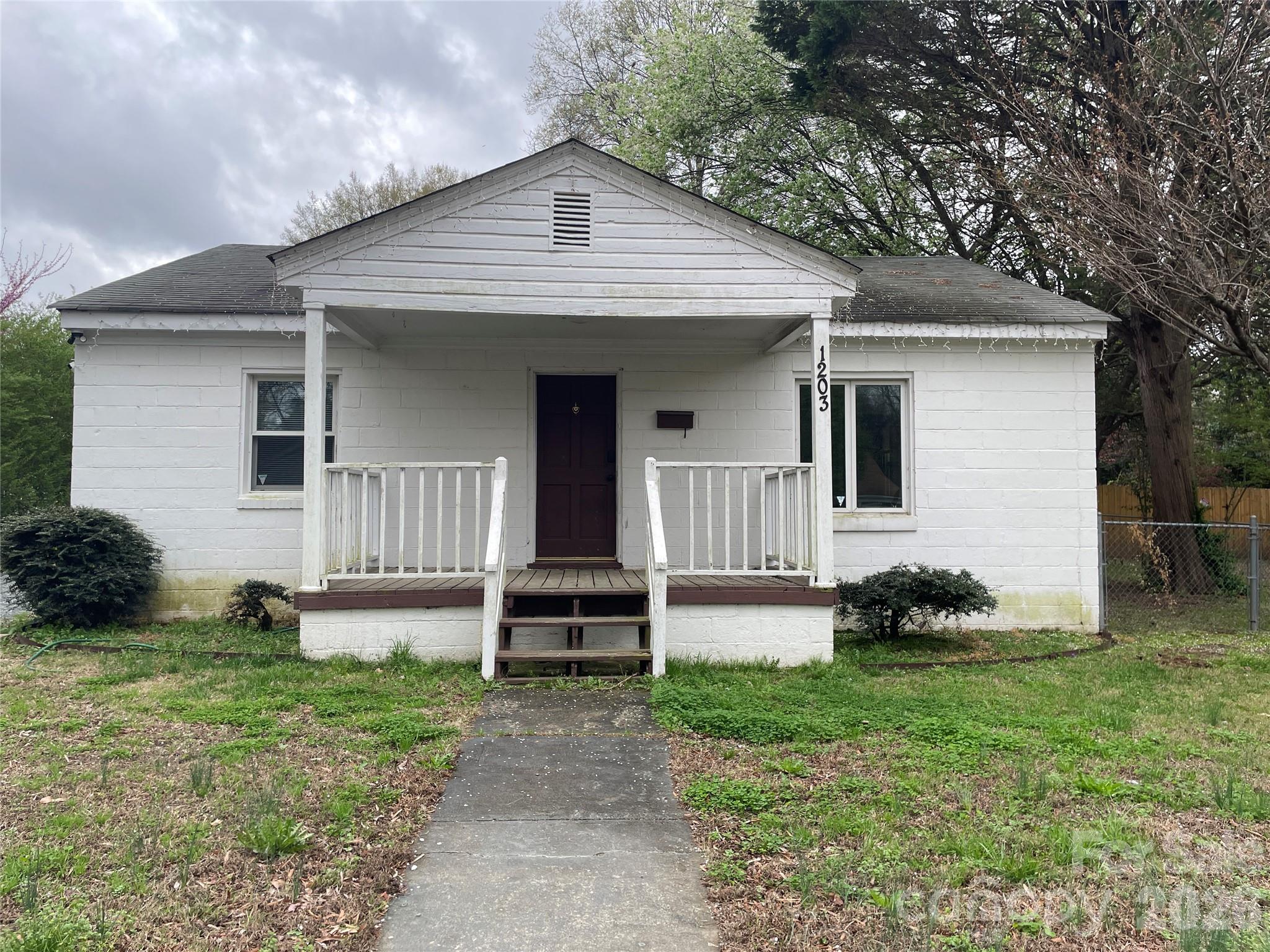1203 Crowell Street W — Monroe